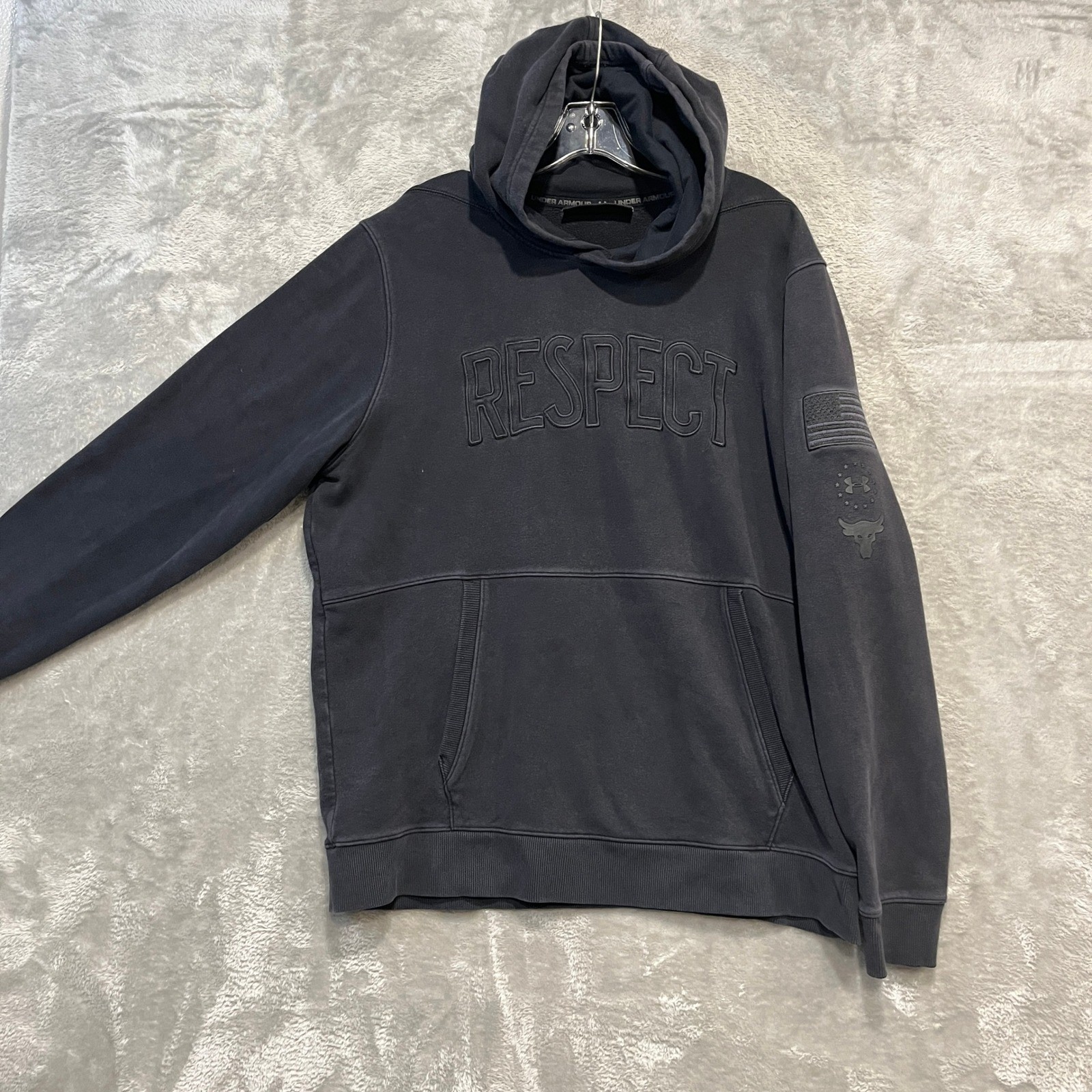Under Armour Project Rock Hoodie Mens XL Black Respect Distressed Brahma Bull