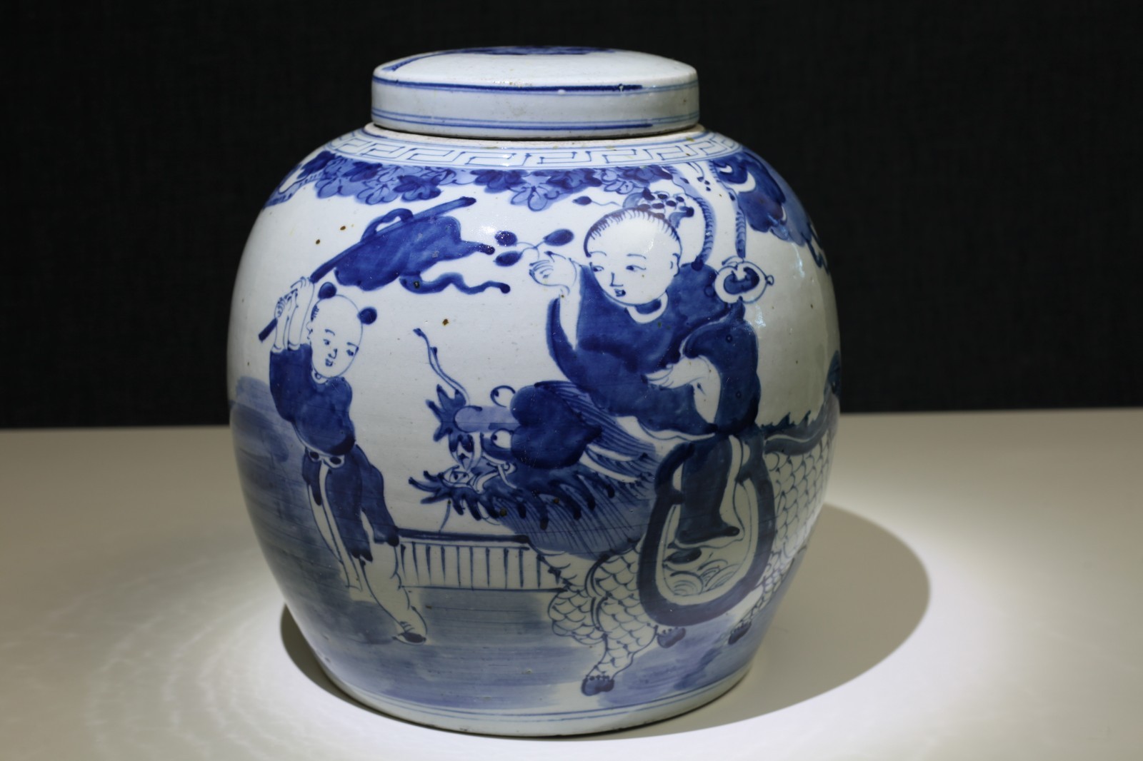 Antique 19th C Chinese Ginger Jar Blue & White Dragon 11”x11\ Antique 19th C Chinese Ginger Jar Blue & White Dragon 11”x11\