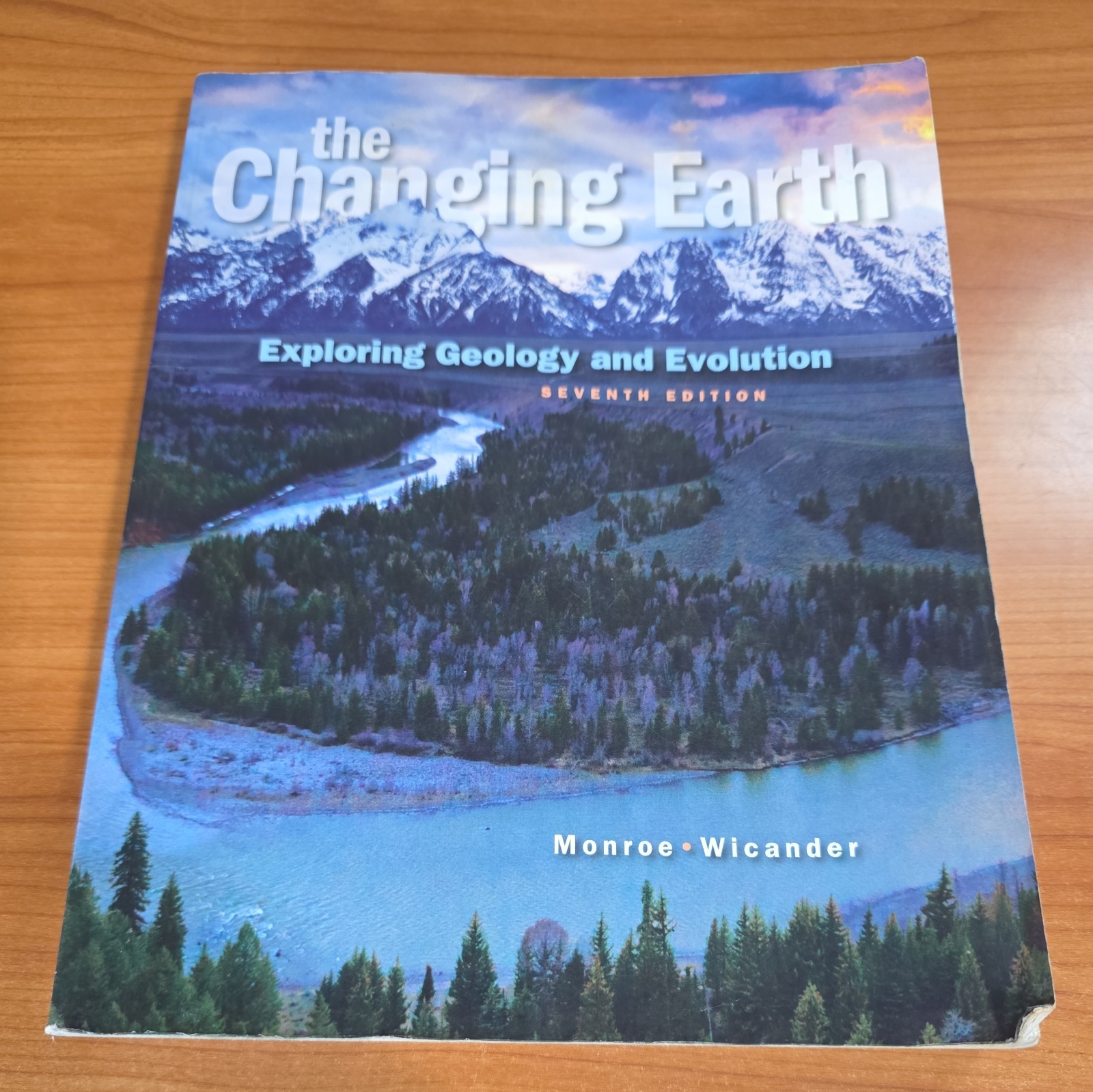 The Changing Earth: - Paperback, by Monroe James; Wicander - Acceptable The Changing Earth: - Paperback, by Monroe James; Wicander - Acceptable
