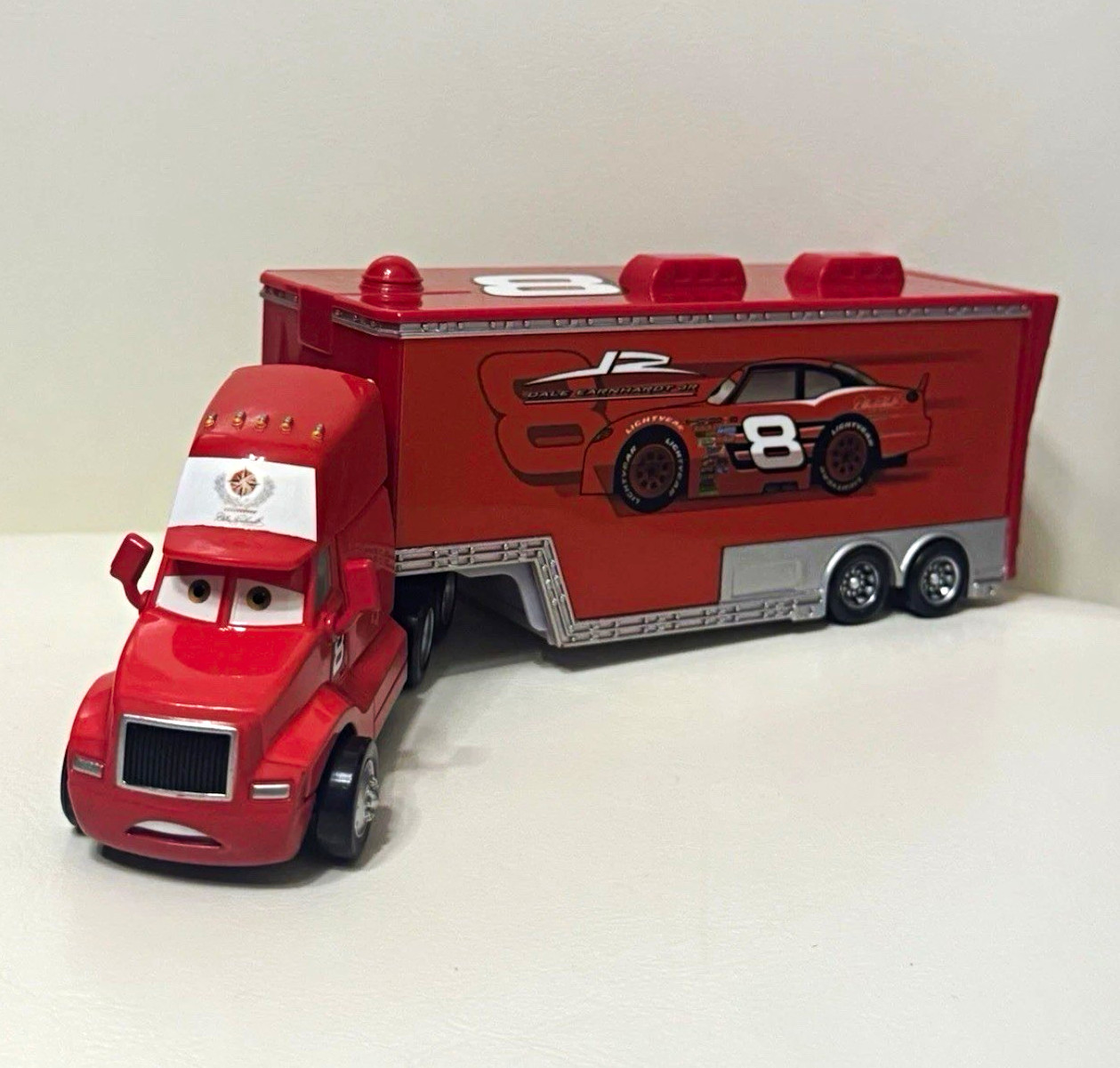 Disney Pixar Cars DALE EARNHARDT JR *CUSTOM* Hauler Disney Pixar Cars DALE EARNHARDT JR *CUSTOM* Hauler