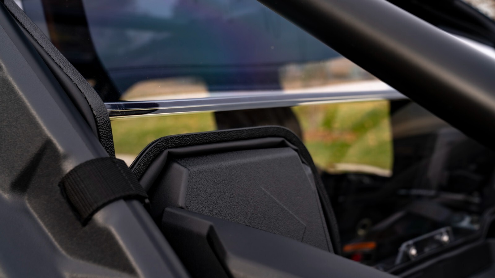 Double Ott Polaris Pro XP (20+) Rear Window 2-Seater Clear Hardcoat No Cutouts Double Ott Polaris Pro XP (20+) Rear Window 2-Seater Clear Hardcoat No Cutouts