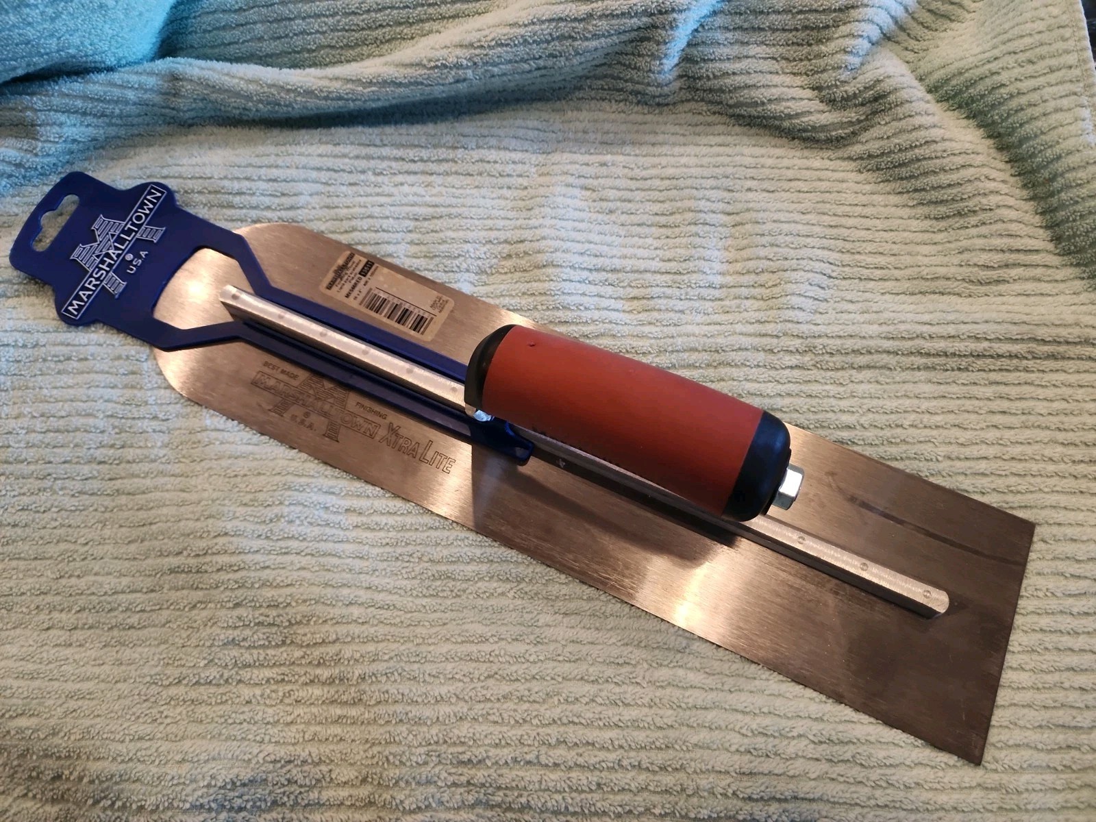 NEW Marshalltown MXS66RED Spring Steel Blade Curved Handle Finishing Trowel 16x4