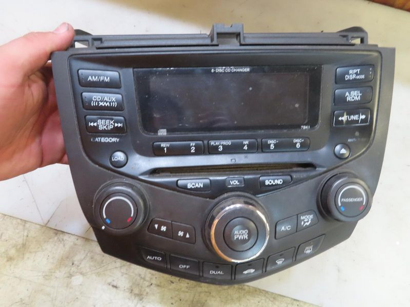2004-2007 Honda Accord AM FM 6 Disc CD Player Radio Receiver OEM