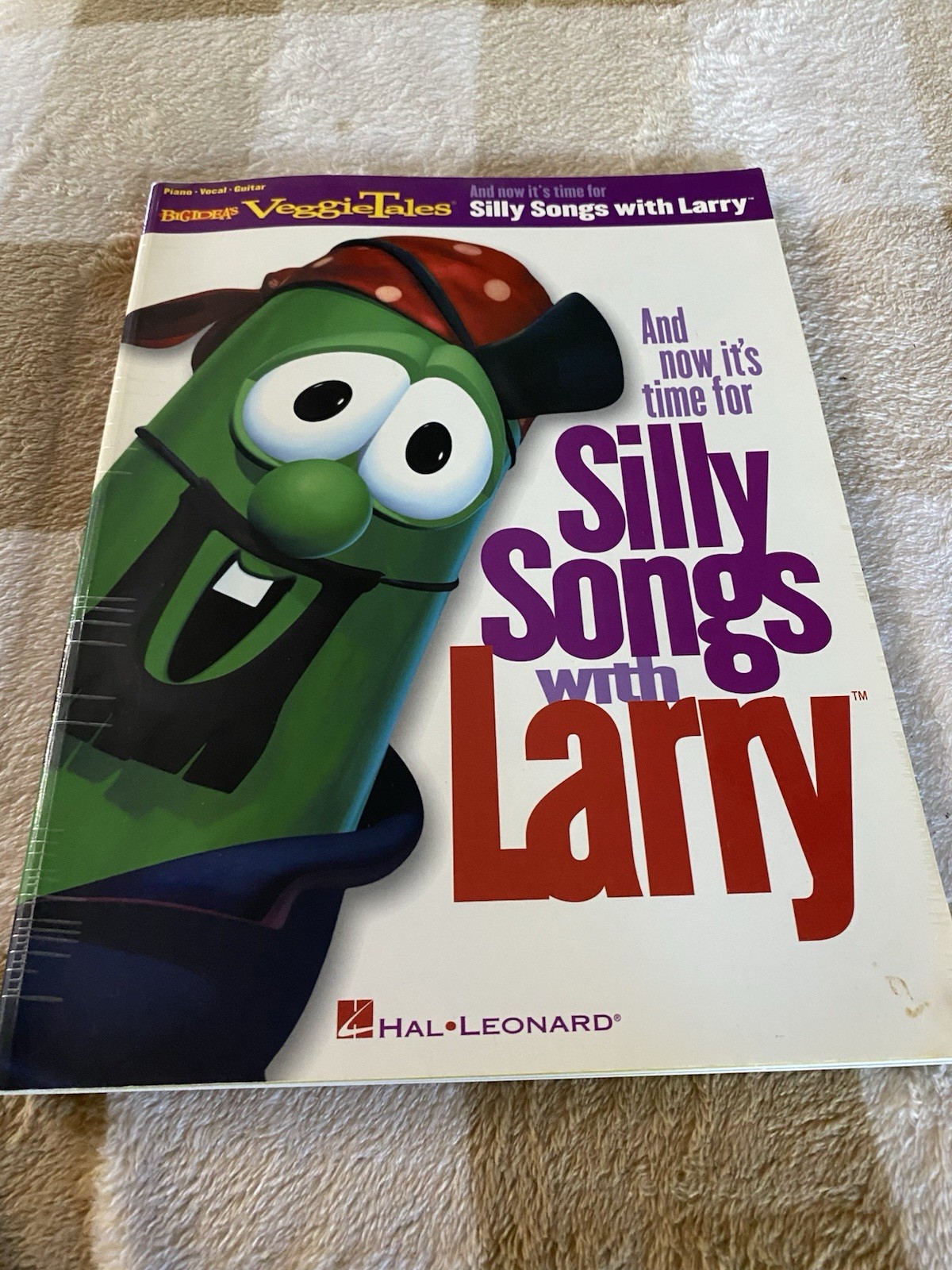 VeggieTales - And Now It\'s Time for Silly Songs with Larry Piano Guitar Vocal