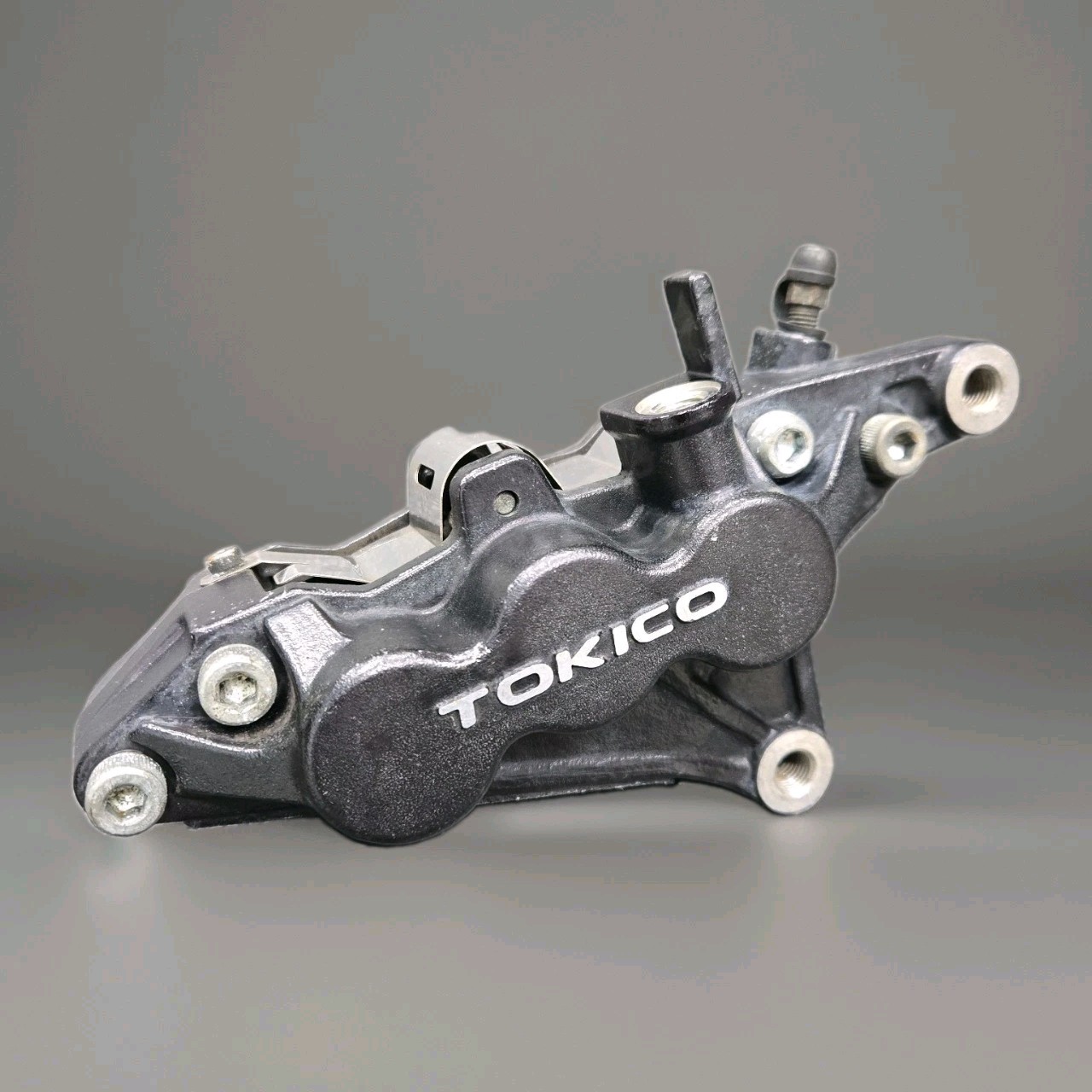1999-2007 Suzuki Hayabusa GSX1300R OEM Front Right Brake Caliper 59100-33E11-999