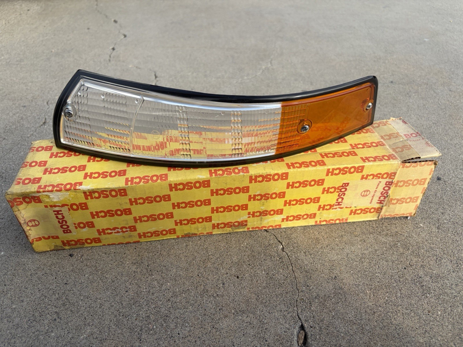 NOS 1973-Only Porsche 911 Bosch Italian Turn Signal Drivers Lens  w/ Black Trim