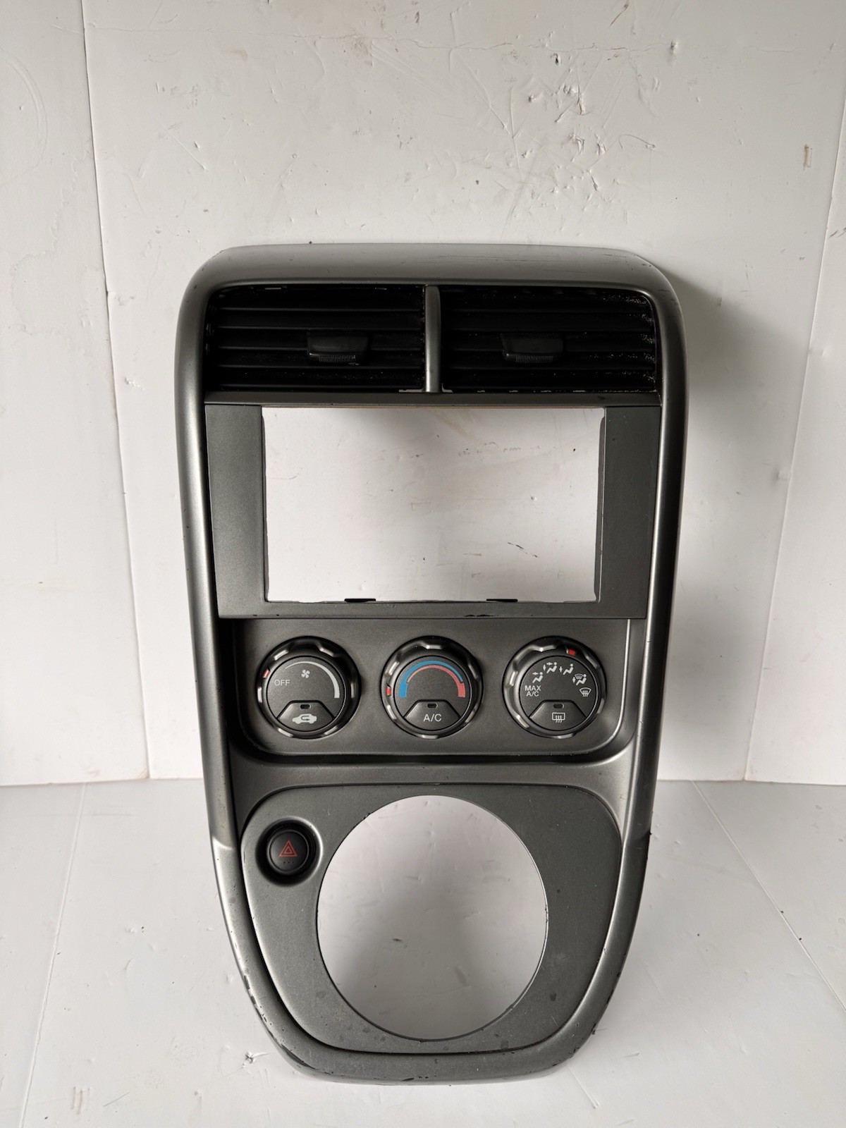2007-2011 Honda Element Radio Climate Control Bezel Trim Center Vent OEM GENUINE 2007-2011 Honda Element Radio Climate Control Bezel Trim Center Vent OEM GENUINE