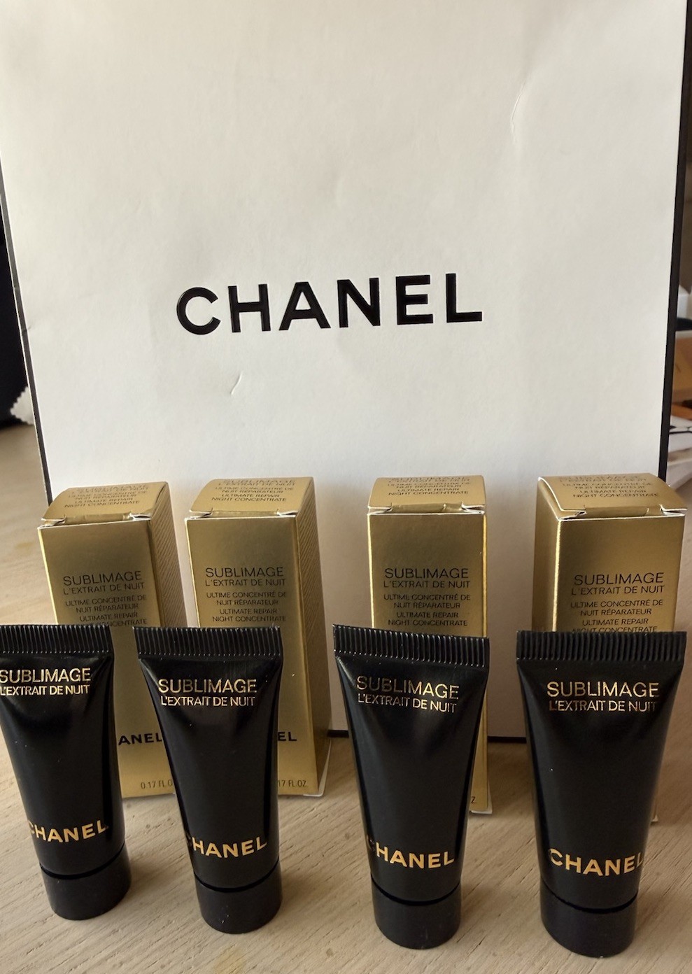 New Lot of 4 CHANEL SUBLIMAGE L'EXTRAIT DE NUIT Night Concentrate 5ml / 0.17oz New Lot of 4 CHANEL SUBLIMAGE L'EXTRAIT DE NUIT Night Concentrate 5ml / 0.17oz