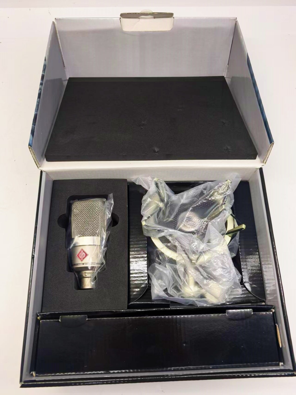 Neumann TLM 102 Large Diaphragm Condenser Microphone Studio Set w/ Shockmount US
