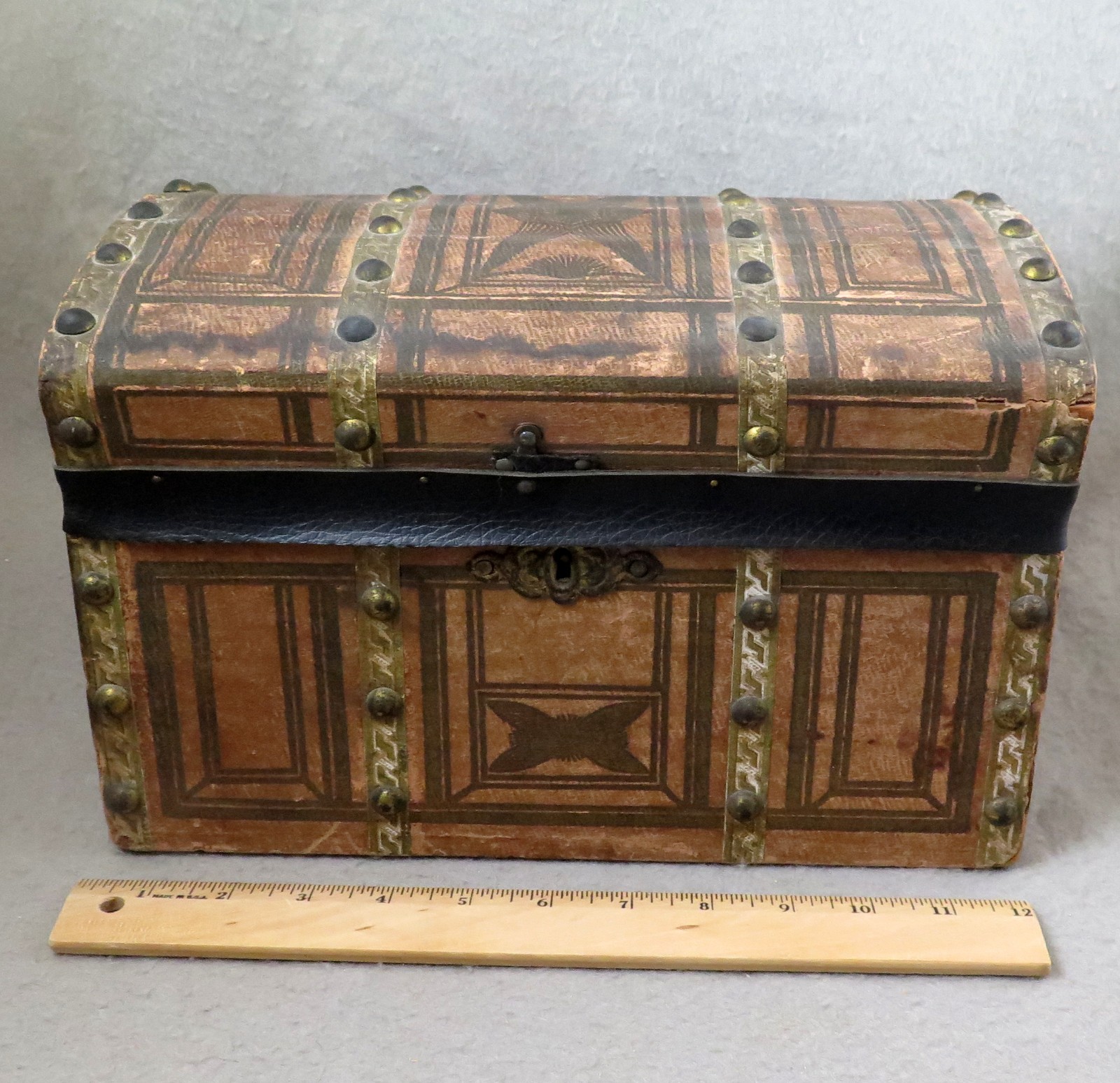 Early Antique Doll Trunk Chest 12 x 7.5 x 7  with Fitted Tray and Nice Graphics