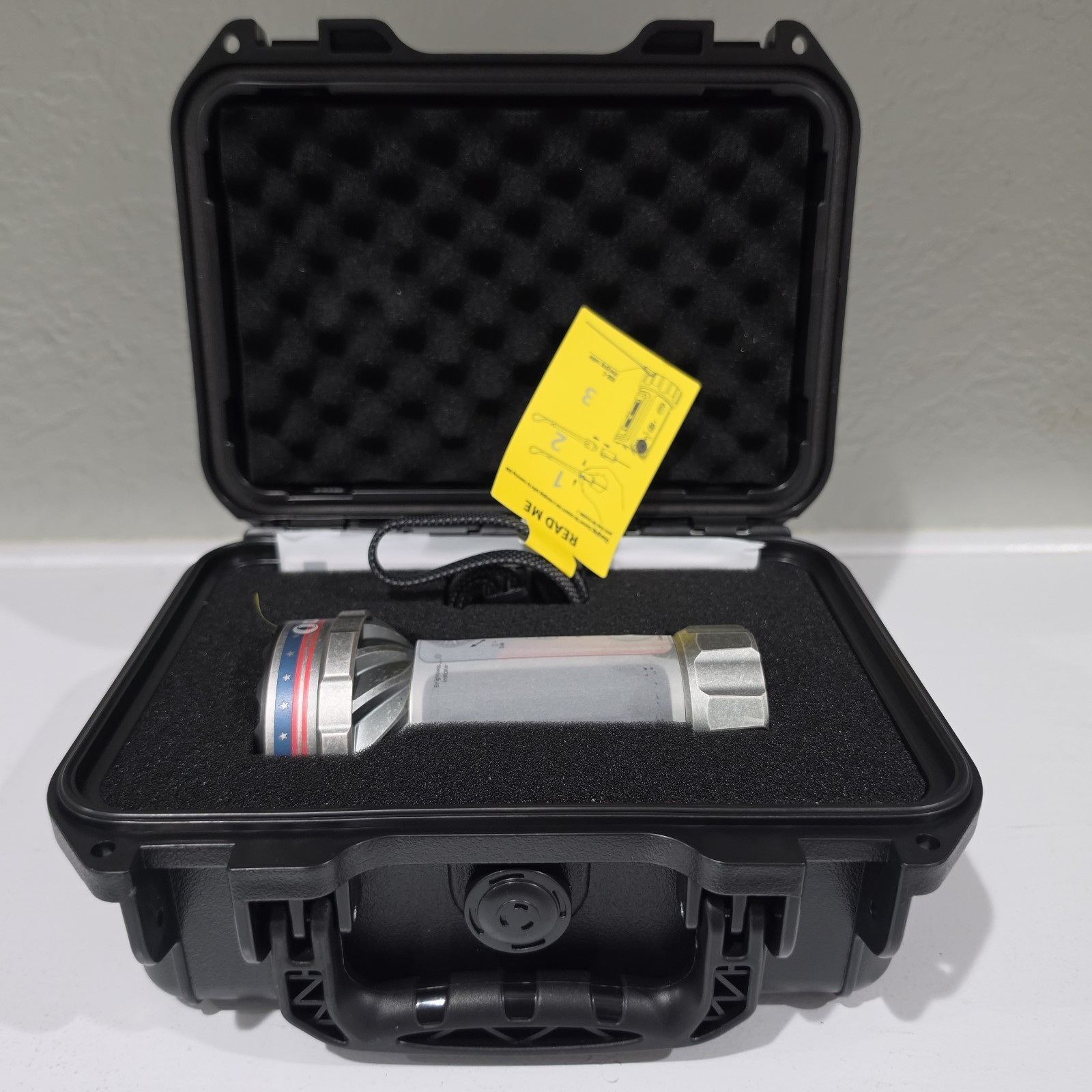 Olight Marauder Mini 2 Stonewashed Stars & Stripes Wide-Beam Flashlight, 10000 L Olight Marauder Mini 2 Stonewashed Stars & Stripes Wide-Beam Flashlight, 10000 L