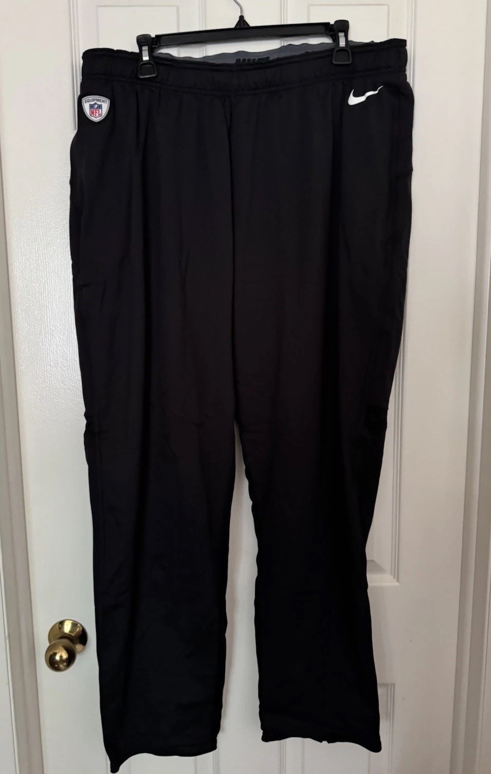 Nike Men’s 2XL Team Issued NFL Shield Black Training Sweatpants 630872-010 NEW Nike Men’s 2XL Team Issued NFL Shield Black Training Sweatpants 630872-010 NEW