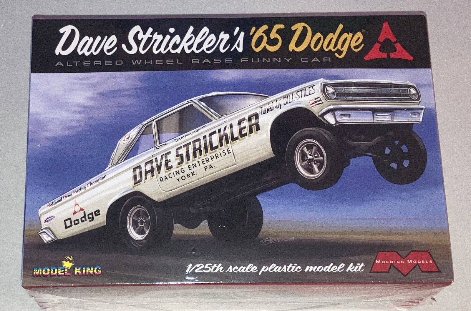 Dave Strickler\'s 1965 Dodge Altered Wheelbase Funny Car 1:25 model car kit Dave Strickler\'s 1965 Dodge Altered Wheelbase Funny Car 1:25 model car kit