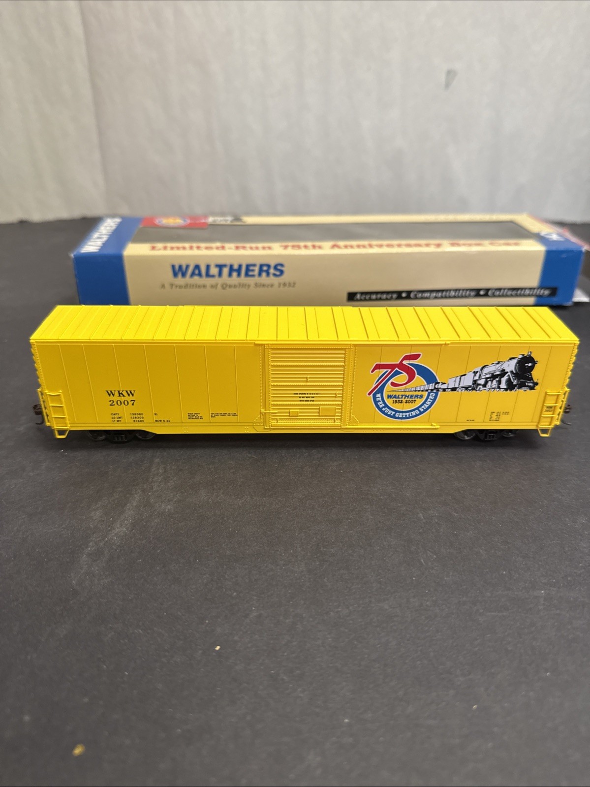 Walthers Gold Line HO 932-95000 60\' Auto Parts Box Car Walthers 2007 Walthers Gold Line HO 932-95000 60\' Auto Parts Box Car Walthers 2007