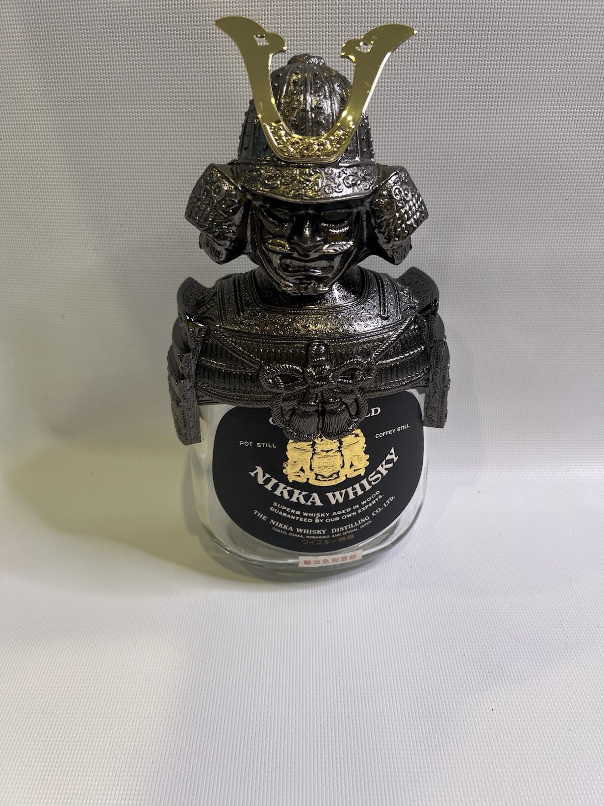 Nikka Whisky Gold & Gold Samurai Armor Decanter Bottle Japan Vintage Empty Nikka Whisky Gold & Gold Samurai Armor Decanter Bottle Japan Vintage Empty
