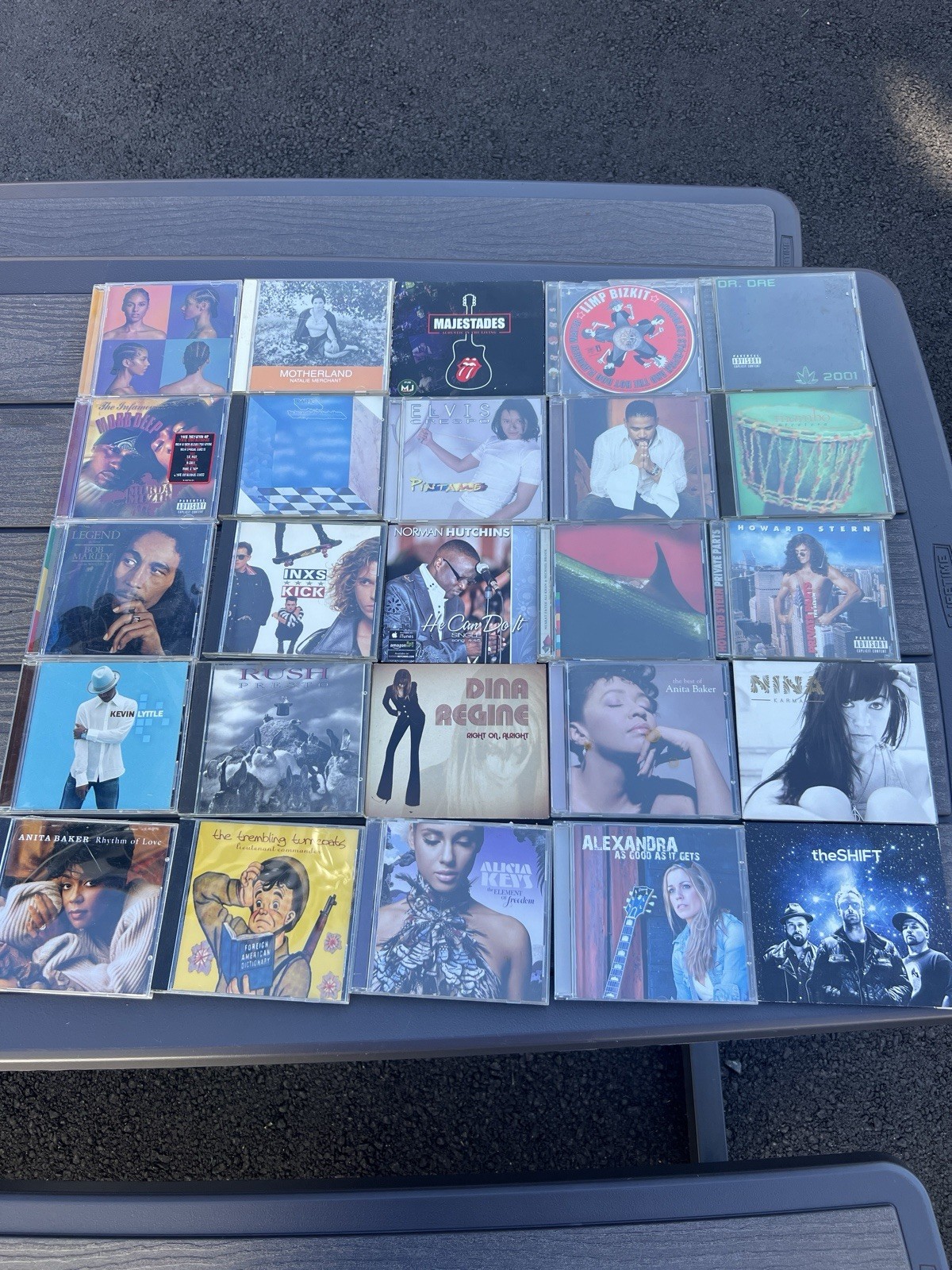 Set of 25 CDs Popular Classic Vintage titles Good Condition Set of 25 CDs Popular Classic Vintage titles Good Condition