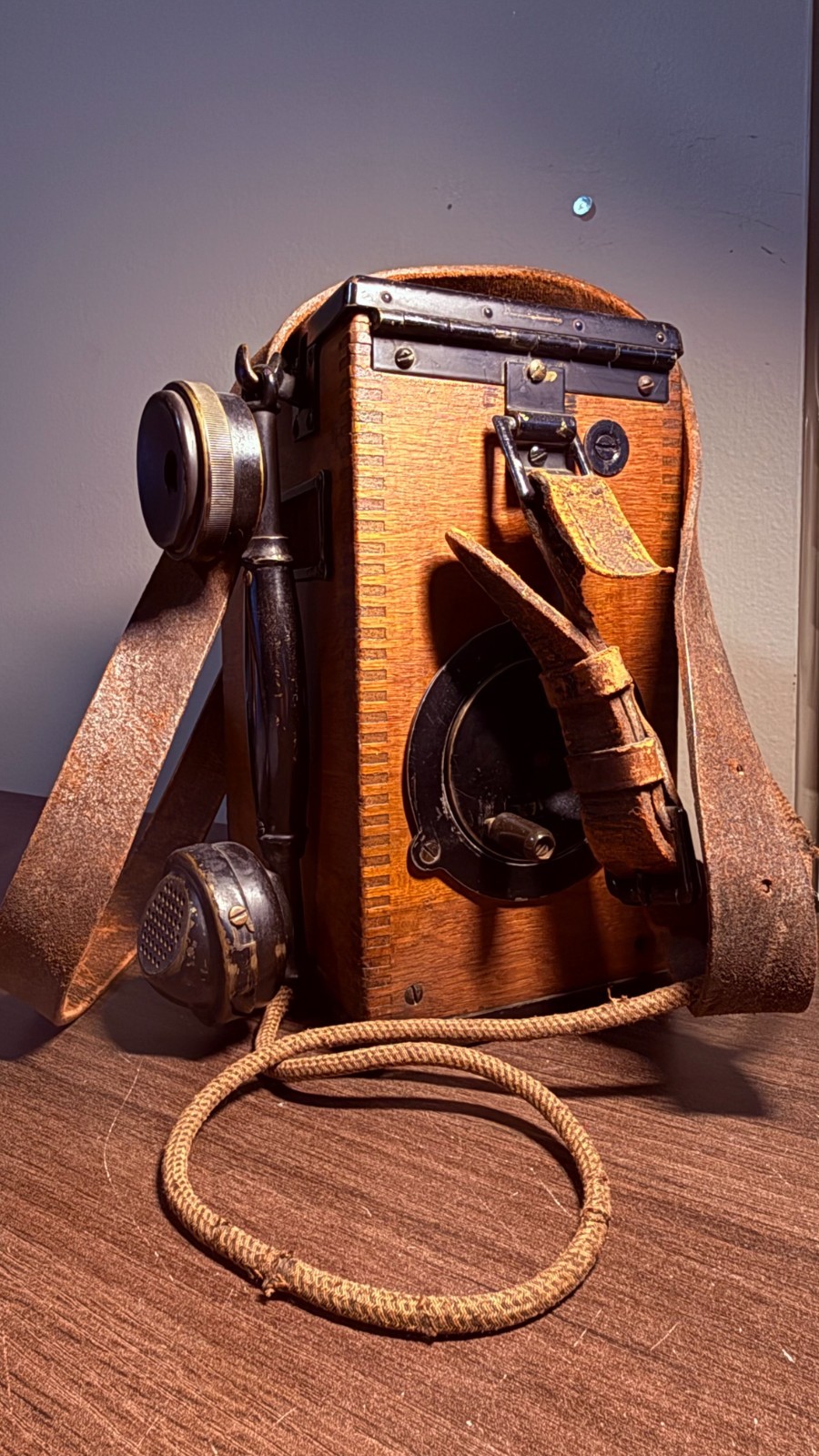 WW1-era U.S. ARMY SIGNAL CORPS CAMP TELEPHONE Model A 1917 VG working condition WW1-era U.S. ARMY SIGNAL CORPS CAMP TELEPHONE Model A 1917 VG working condition