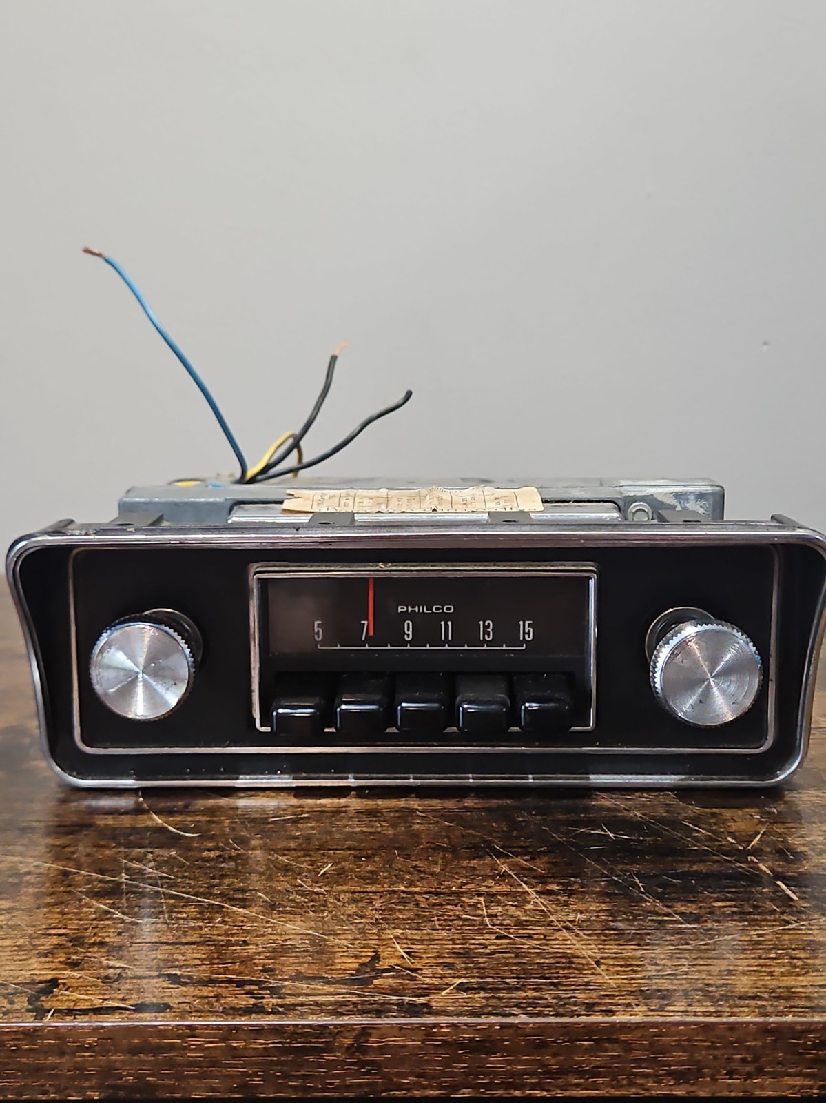 Vintage FORD Philco AM Car Radio Stereo DODA-18806 AB Has Power 