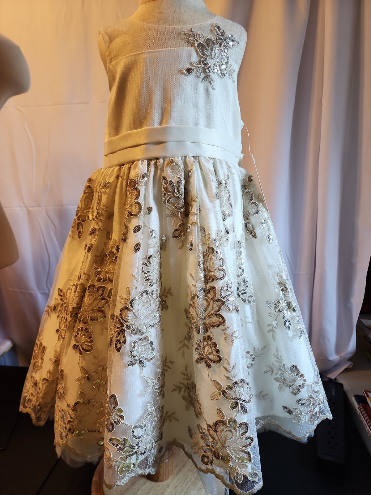 American Princess Embellished Ruffle Ivory Dress Size 5 Girl Formal Sequin American Princess Embellished Ruffle Ivory Dress Size 5 Girl Formal Sequin