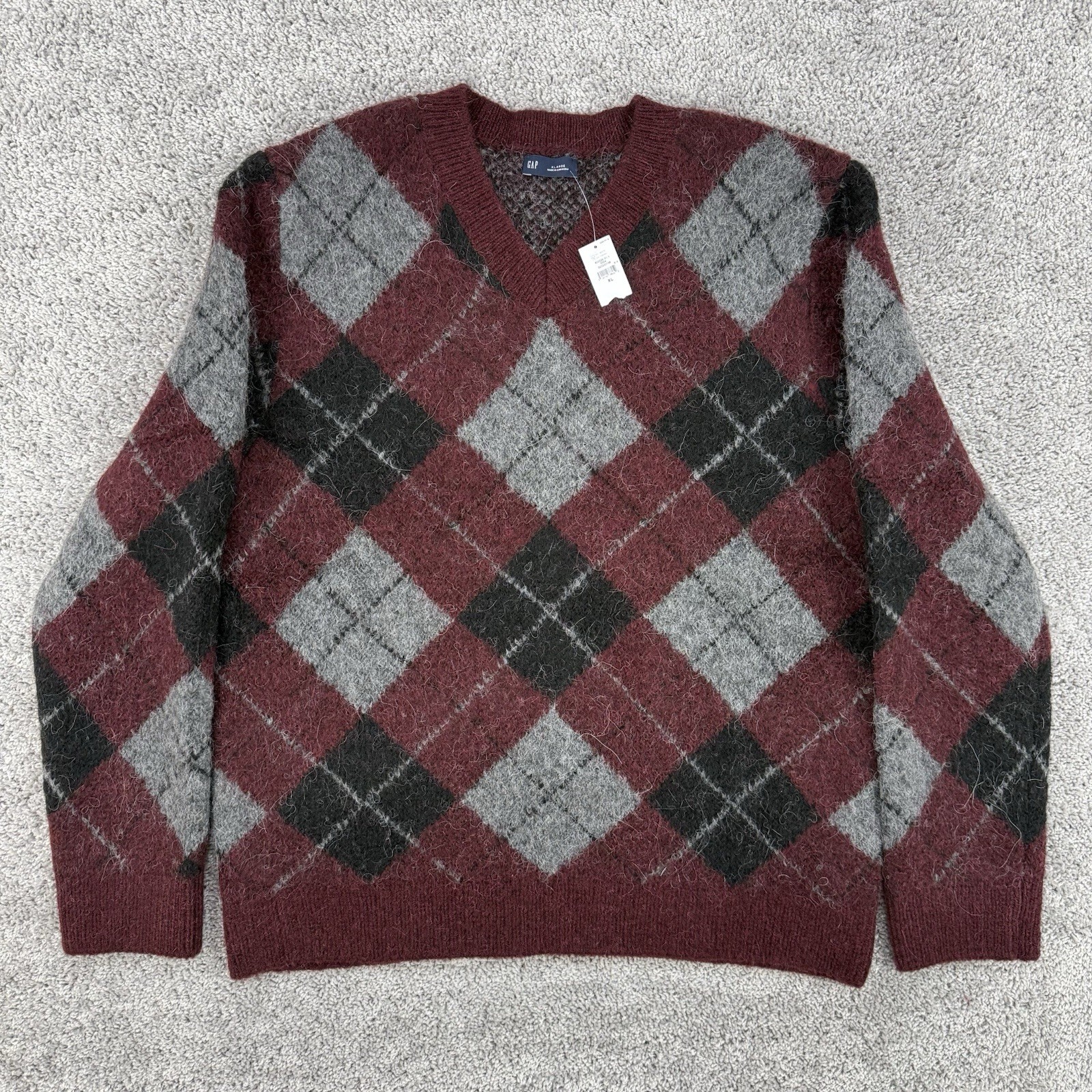 Gap Sweater Men’s XL Tuscan Red NWT Fuzzy V-Neck Alpaca Wool Blend Argyle AOP
