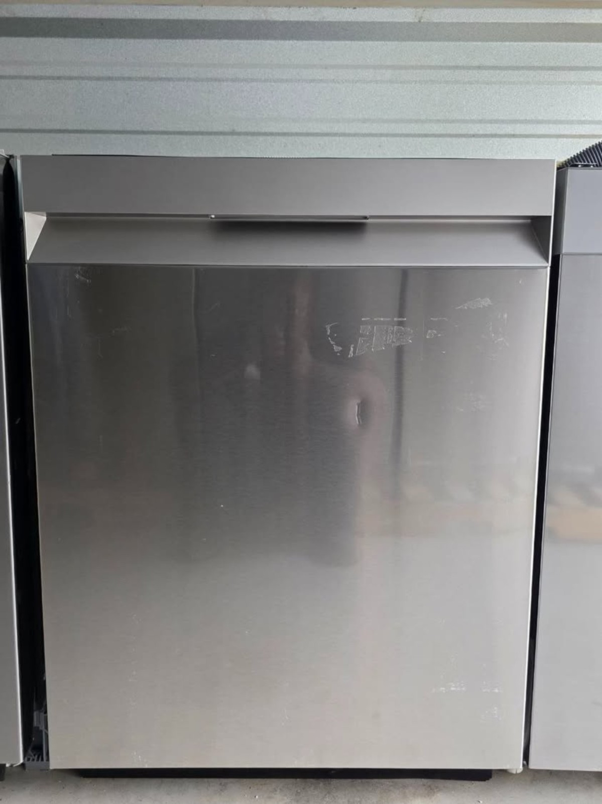 Samsung stainless steel smart dishwasher with 3rd rack Samsung stainless steel smart dishwasher with 3rd rack