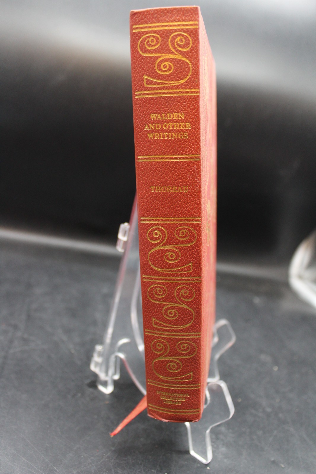 WALDEN and OTHER WRITINGS by THOREAU INTERNATIONAL COLLECTORS LIBRARY (1980s WALDEN and OTHER WRITINGS by THOREAU INTERNATIONAL COLLECTORS LIBRARY (1980s