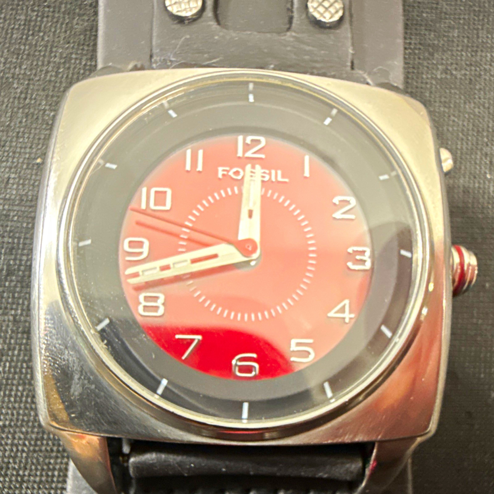 Rare Vintage Y2K/BigTic/Kaleido Mens Fossil BG-2165 Wide Leather Cuff Watch (H8) Rare Vintage Y2K/BigTic/Kaleido Mens Fossil BG-2165 Wide Leather Cuff Watch (H8)