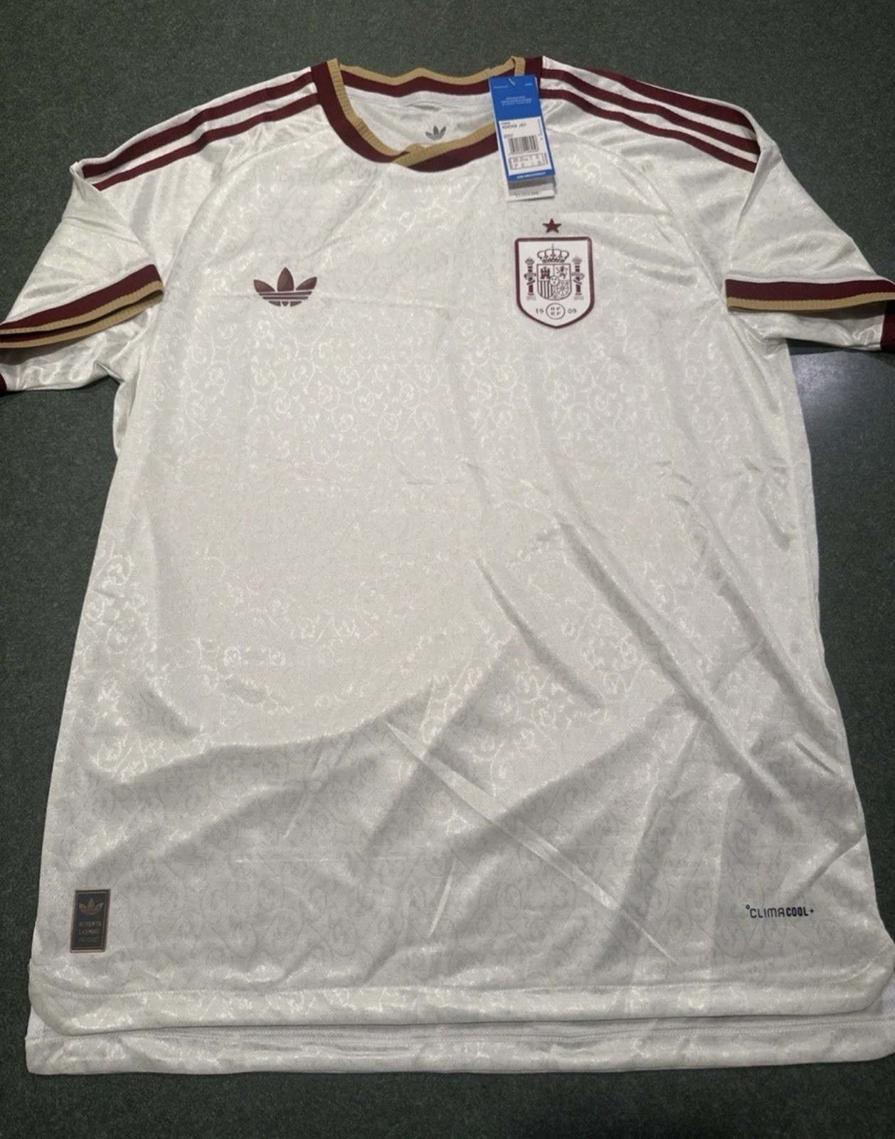 Spain National Team Adidas Player World Cup 2026 Brand New Size M NWT Spain National Team Adidas Player World Cup 2026 Brand New Size M NWT