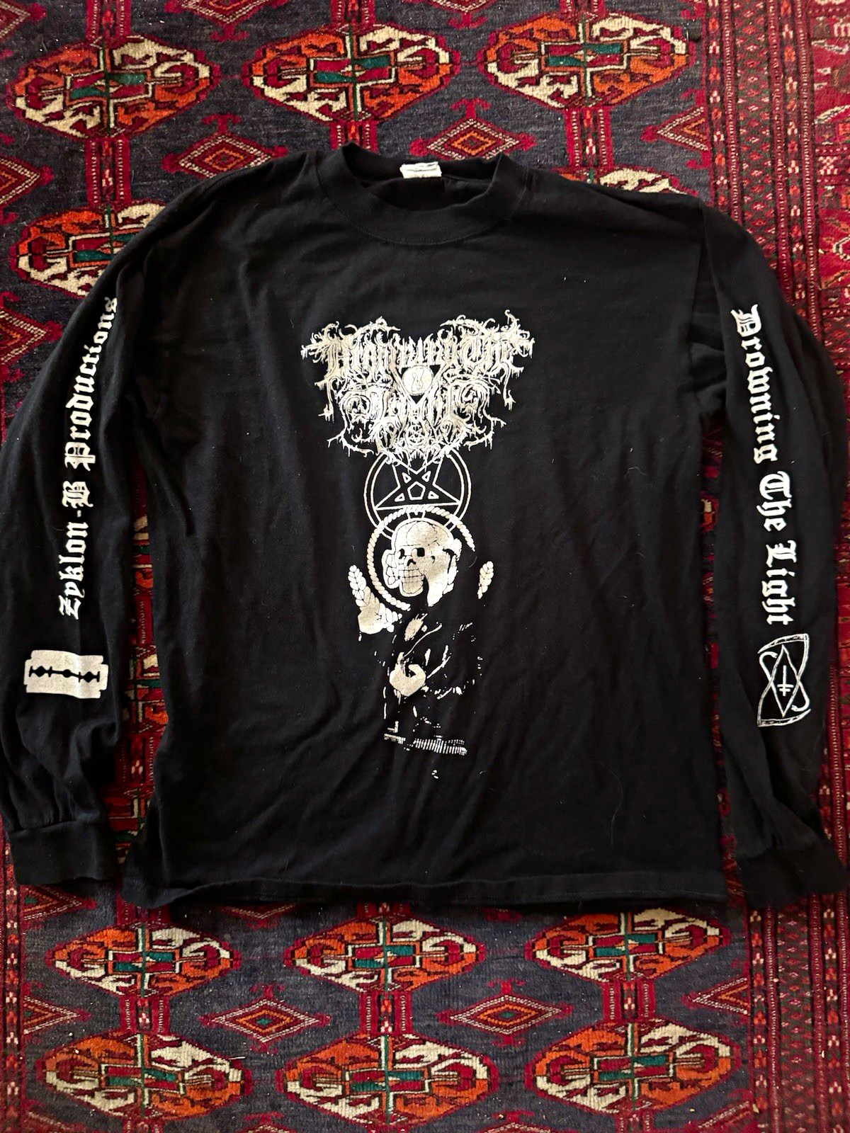 Drowning The Light Longsleeve M (Satanic Warmaster, Spear Of Longinus, Akitsa) Drowning The Light Longsleeve M (Satanic Warmaster, Spear Of Longinus, Akitsa)