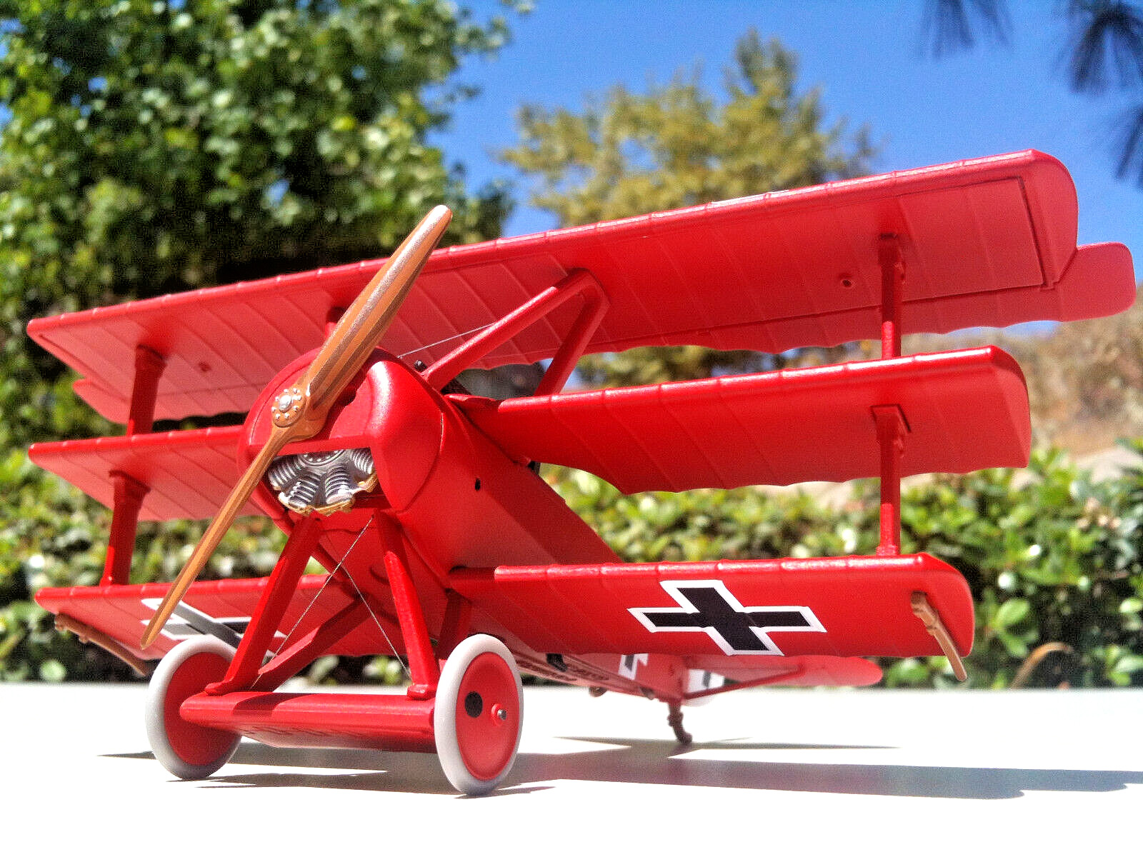 Corgi Fokker Dr.I Triplane Luftstreitkrafte JG 1 Death of The Red Baron \'18 1:48
