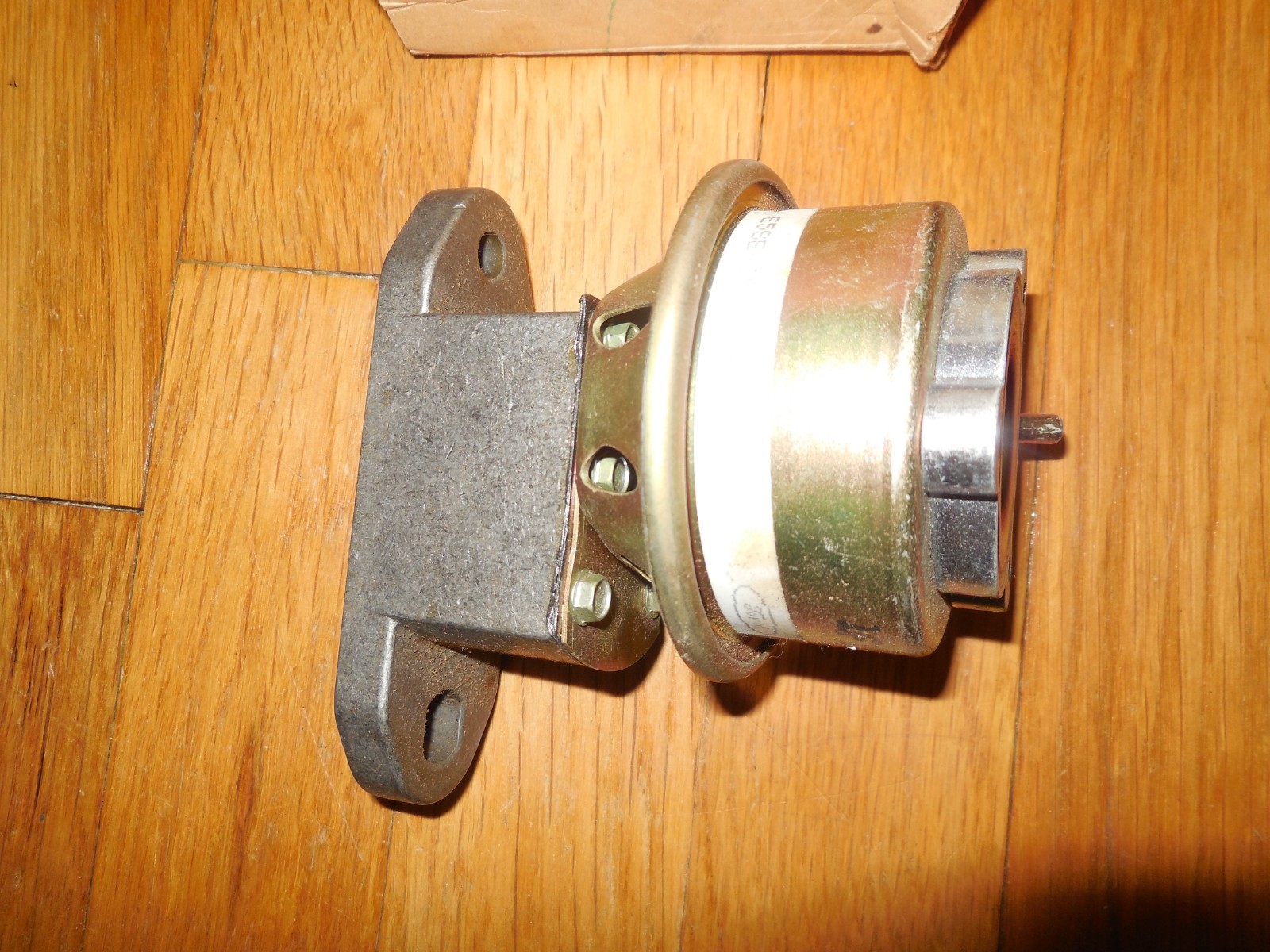 NOS 1985-1987 Ford Thunderbird EGR Valve E5SZ-9H473-A NOS 1985-1987 Ford Thunderbird EGR Valve E5SZ-9H473-A