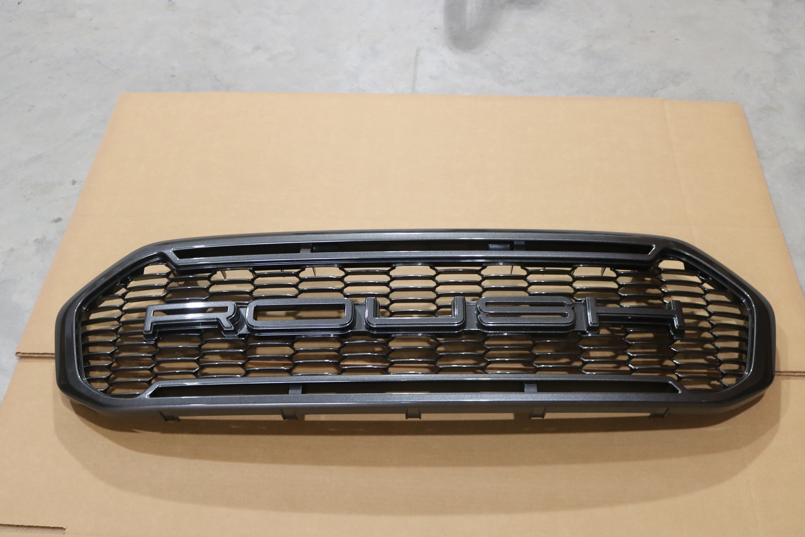 1419-8202-AA NEW ROUSH MAGNETIC GRAY GRILL 1419-8202-AA FITS 2019-2023 FORD