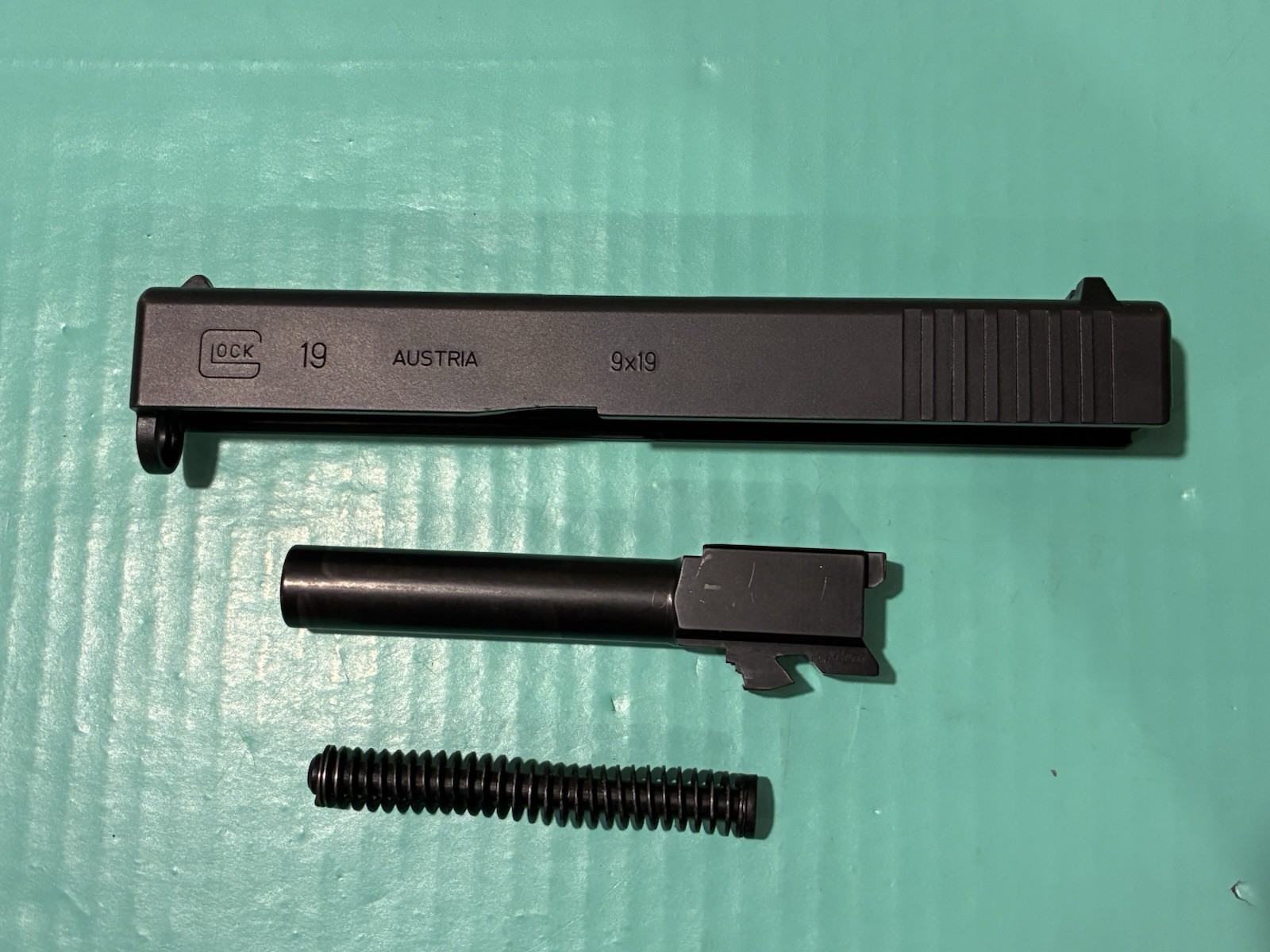 USED OEM GLOCK 19 GEN 2 COMPLETE SLIDE BARREL RECOIL SPRING MATTE 9MM GEN 3