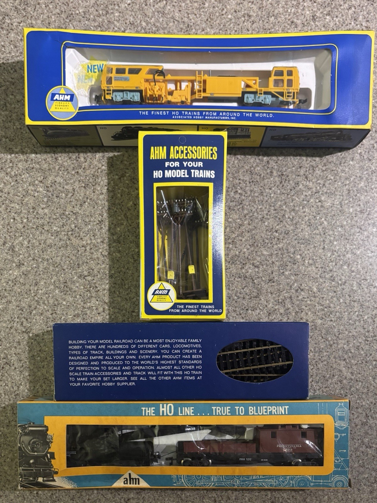 Vintage AHM HO Scale LotOf-Poles,Track,Maintenance,Crane&BoomCars SeeDescrip NIB