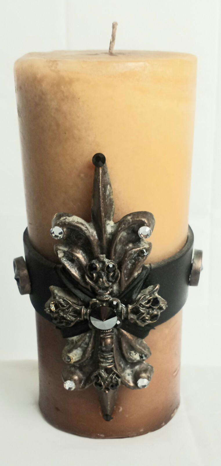 ANGEL CANDLE CO.  ECSTASY FLEUR DE LIS W/SWAROVSKI CRYSTALS LEATHER BAND CANDLE