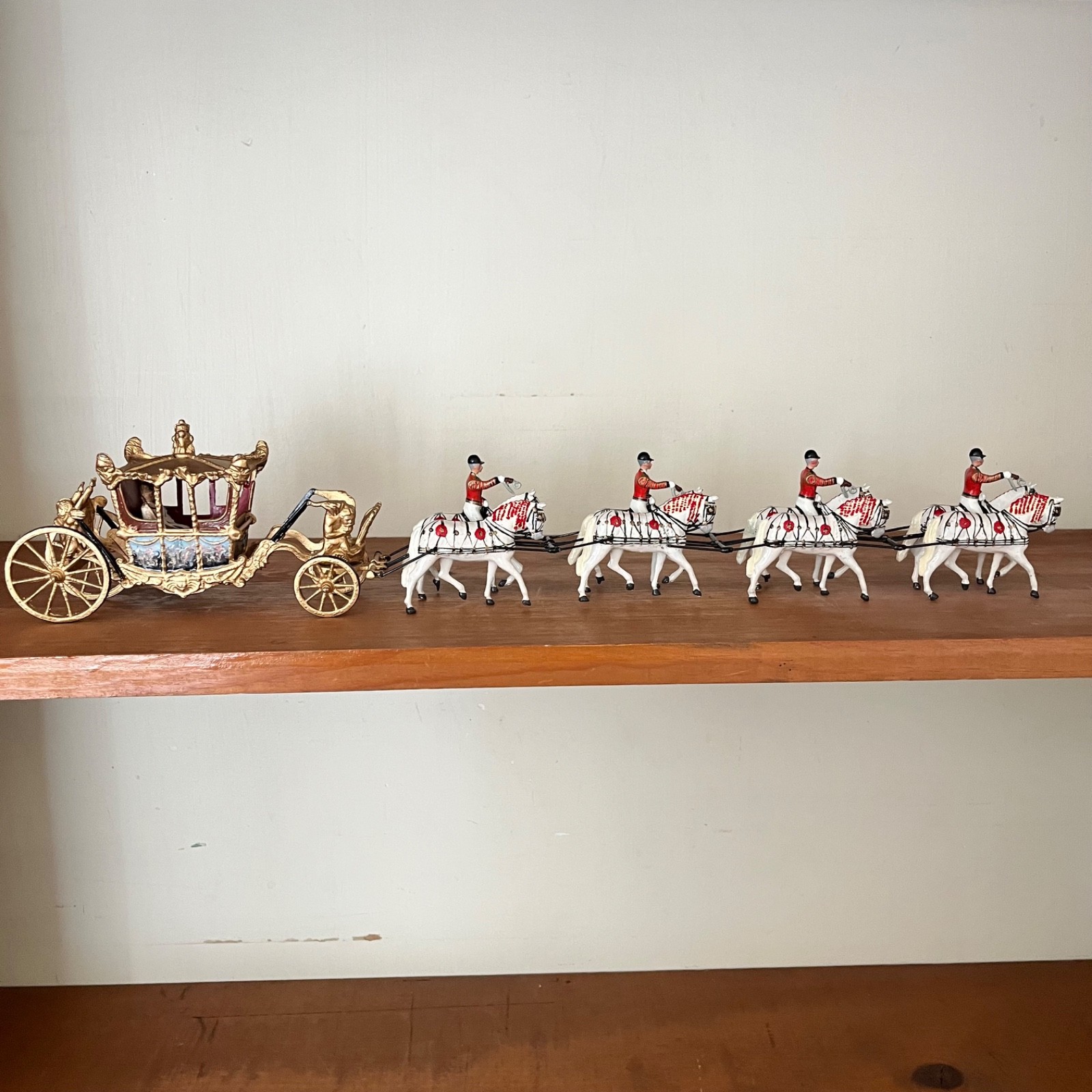 Britains Ltd Queens Coronation State Coach Set with Horse Team and Riders Intact