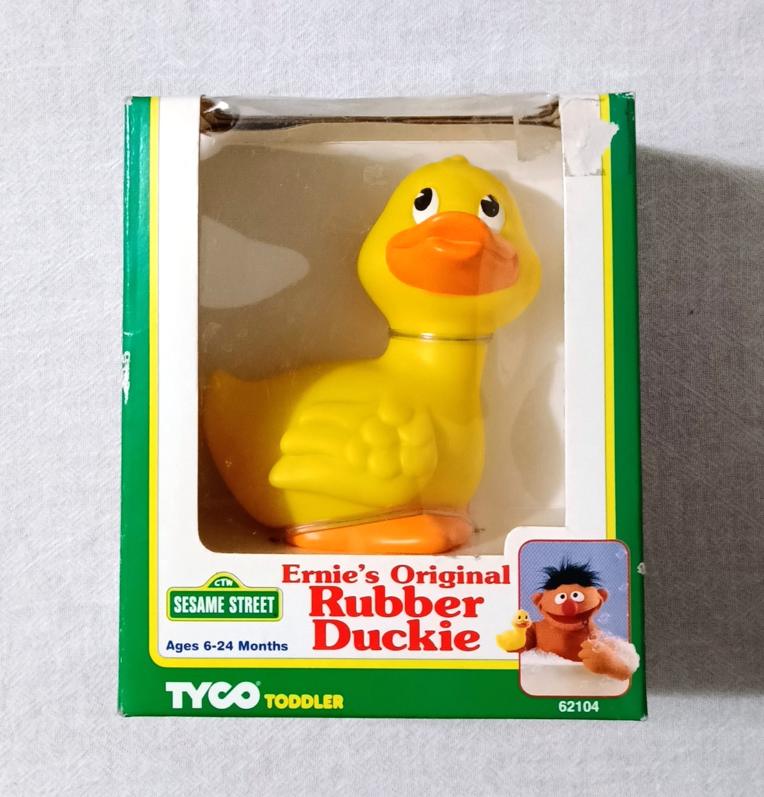 1995 TYCO SESAME STREET ERNIE\'S ORIGINAL RUBBER DUCKIE FLOATABLE TUB TOY SEALED