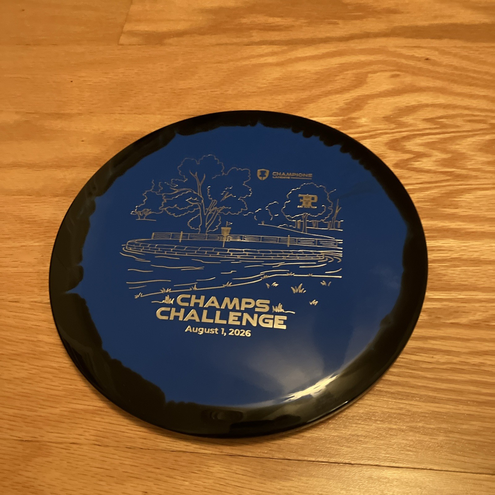 NEW Discmania MD4 midrange, Horizon plastic, blue with black rim, 179g NEW Discmania MD4 midrange, Horizon plastic, blue with black rim, 179g