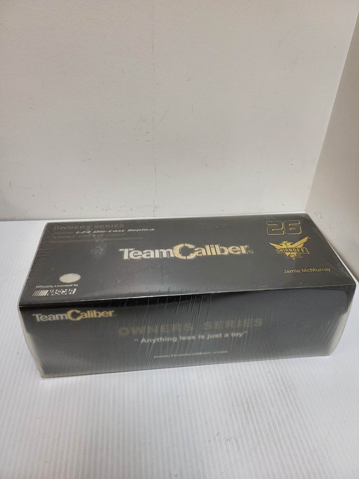 1:24 TEAM CALIBER OWNERS SERIES 2006 #26 SMIRNOFF ICE IRWIN JAMIE MCMURRAY NIB