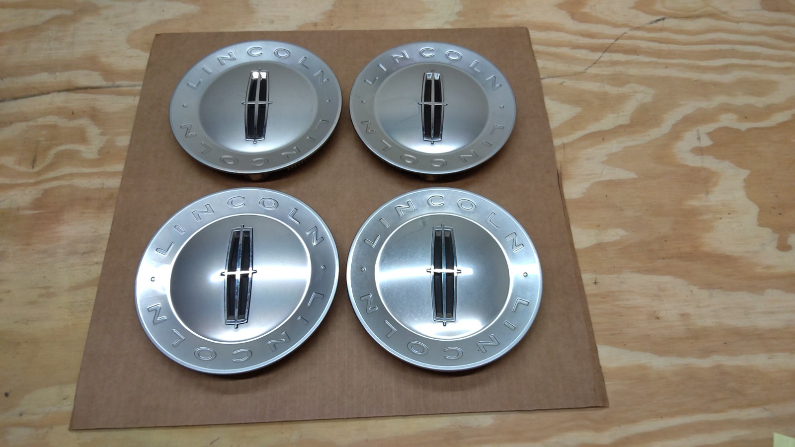 07-14 Lincoln Navigator Mark LT Chrome Center Caps Set of 4 OEM 07-14 Lincoln Navigator Mark LT Chrome Center Caps Set of 4 OEM