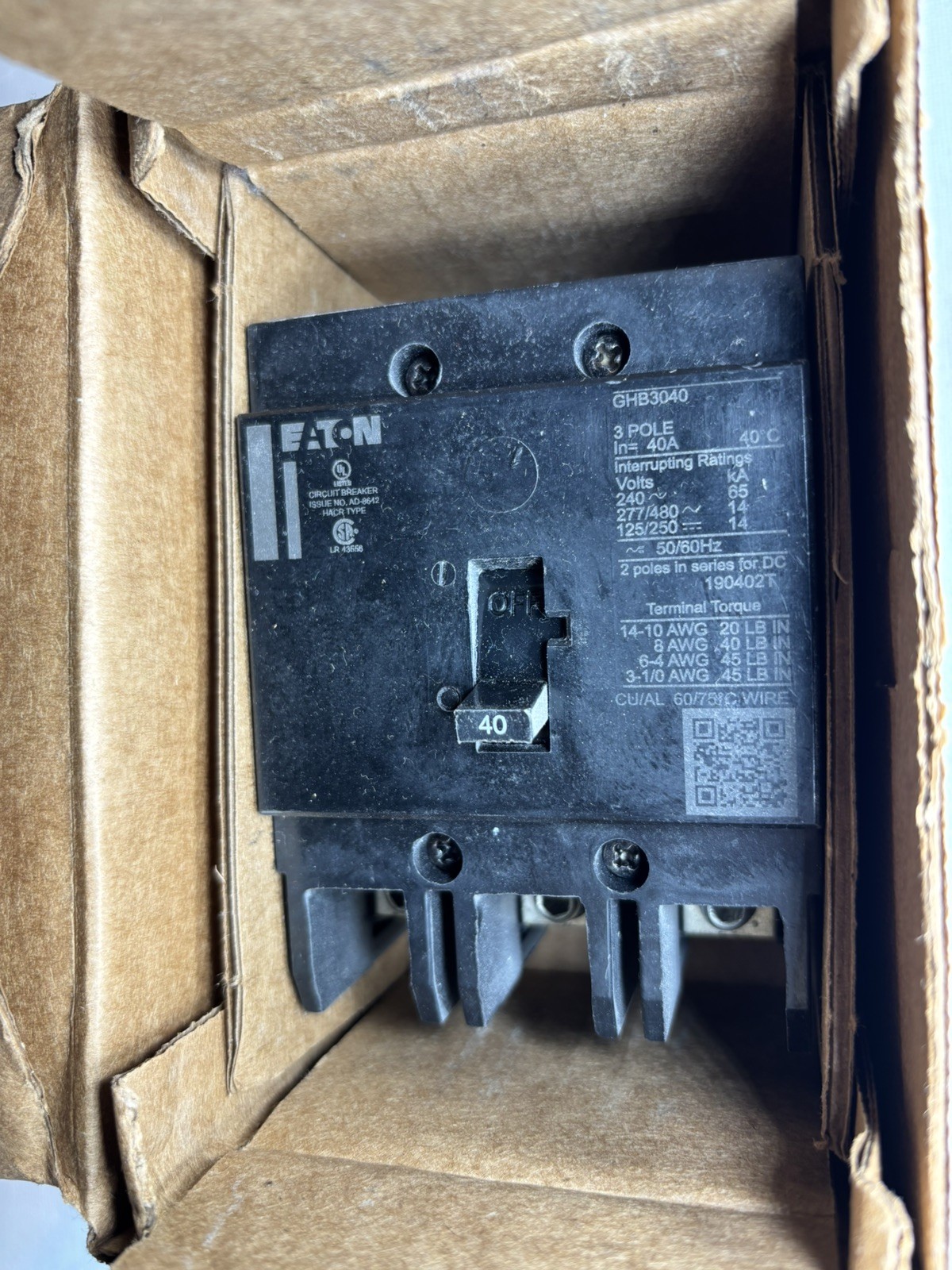 NEW - Eaton - GHB3040 - Molded Case Circuit Breaker - 40A, 3-Phases, 480V NEW - Eaton - GHB3040 - Molded Case Circuit Breaker - 40A, 3-Phases, 480V