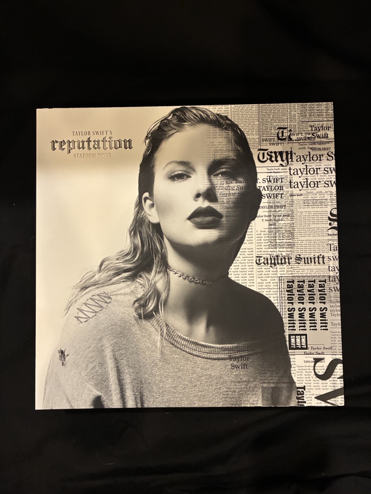 Taylor Swift Reputation Stadium Tour COMPLETE VIP Collector's Box WORKING VIDEO Taylor Swift Reputation Stadium Tour COMPLETE VIP Collector's Box WORKING VIDEO