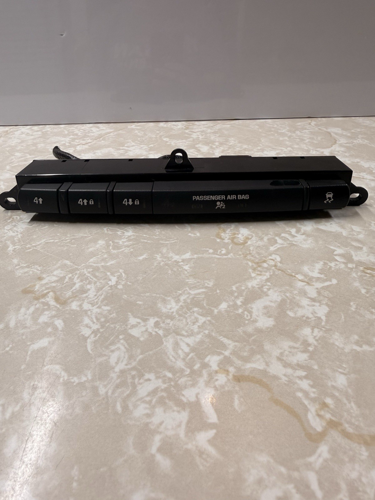 2006-2010 HUMMER H3 4WD Transfer Case Traction Control Switch Panel OEM 2006-2010 HUMMER H3 4WD Transfer Case Traction Control Switch Panel OEM