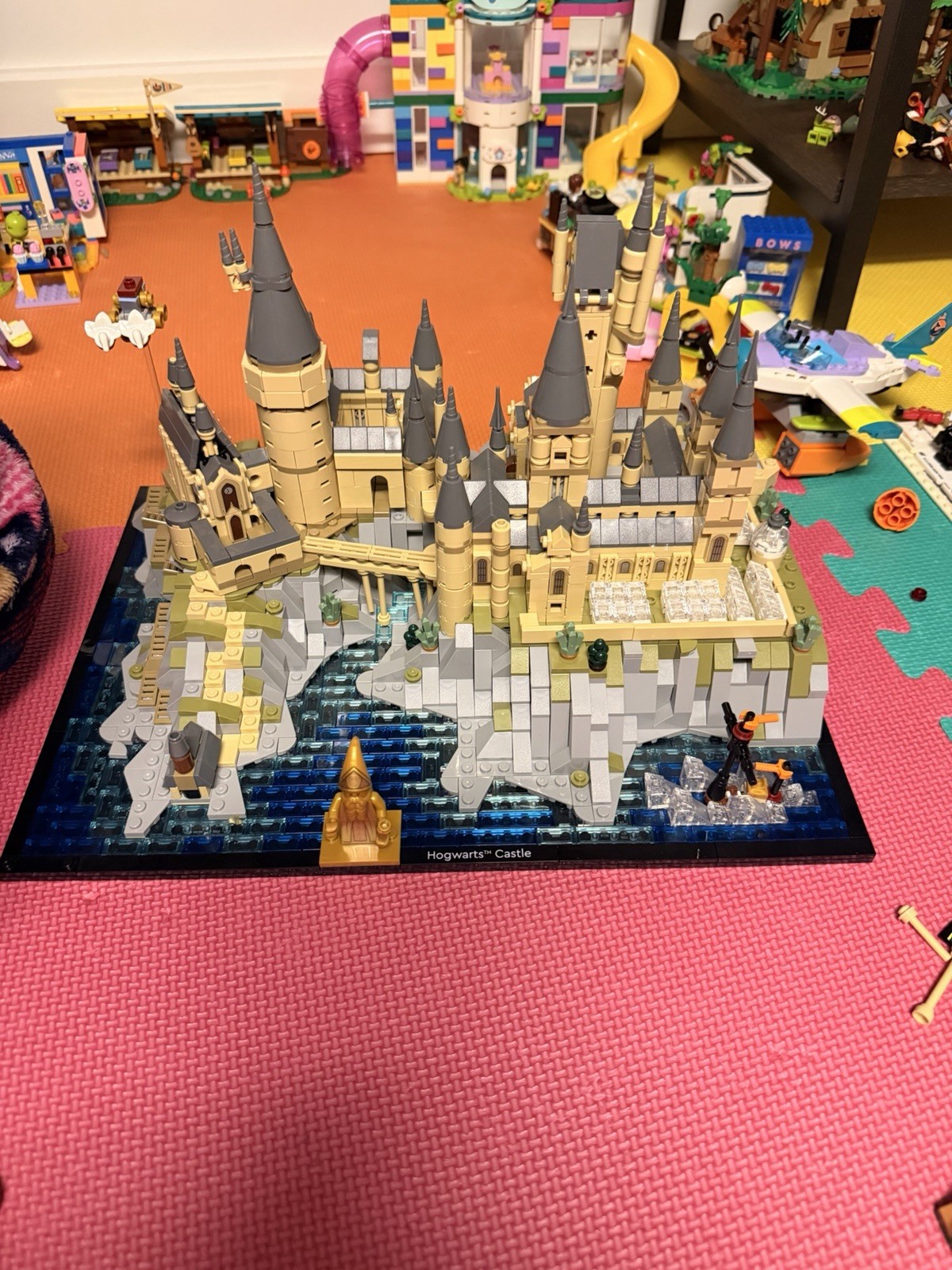 LEGO Harry Potter Hogwarts Castle 71043 Complete Set 6020 pcs 16+ Stand LEGO Harry Potter Hogwarts Castle 71043 Complete Set 6020 pcs 16+ Stand