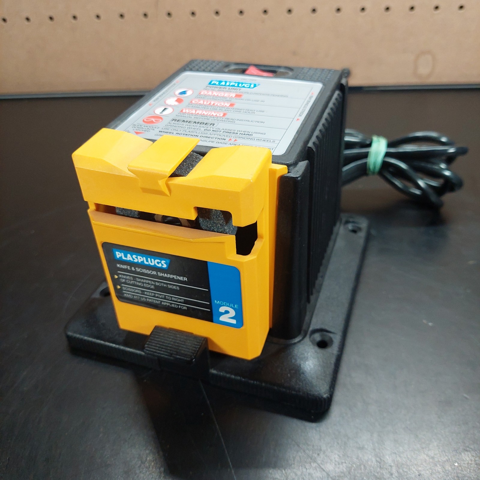 Plasplugs Sharpener Unit w/ Knife Scissor Sharpener Module DCS407 Tested Working Plasplugs Sharpener Unit w/ Knife Scissor Sharpener Module DCS407 Tested Working