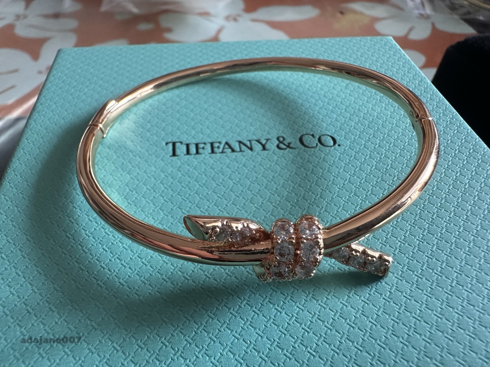 New.Knot Bangle 18K rose Gold DiamondTlfany&Co Sz 6.7 New.Knot Bangle 18K rose Gold DiamondTlfany&Co Sz 6.7
