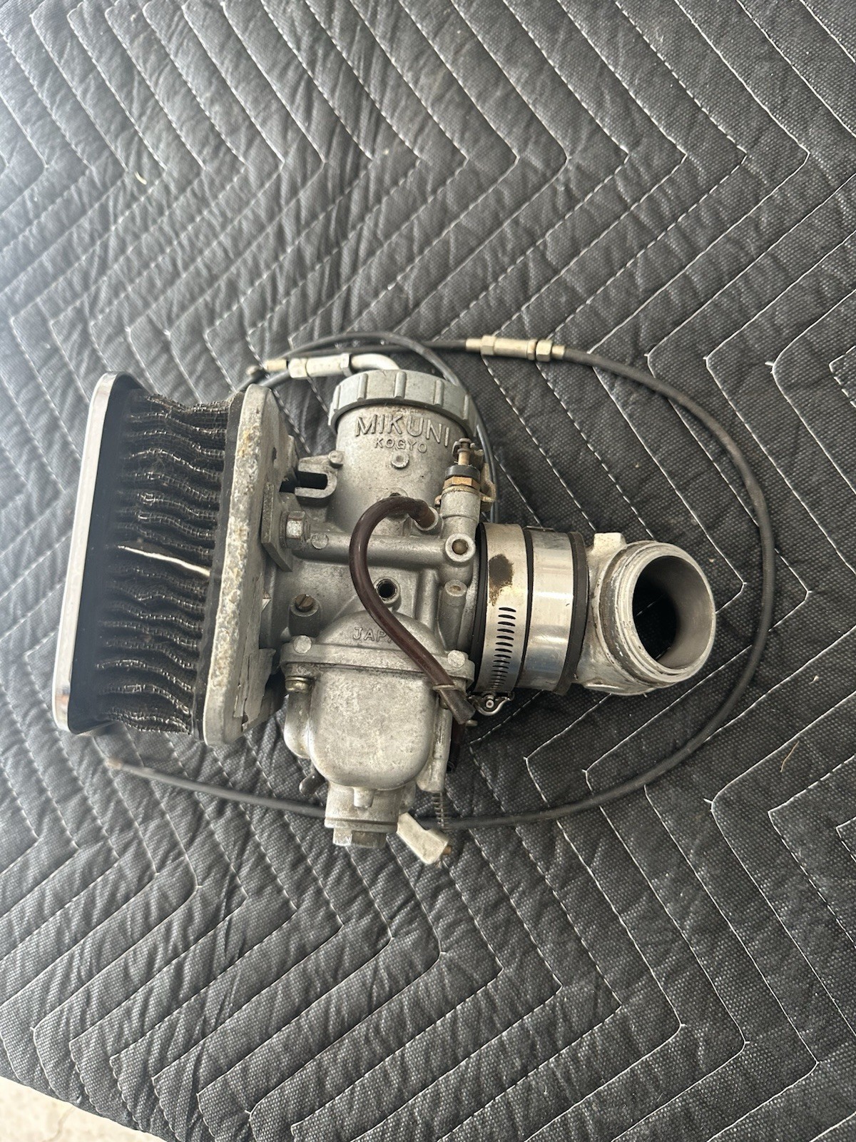 Vintage Harley Shovelhead 44mm Mikuni Round Side Carburetor with Air Cleaner