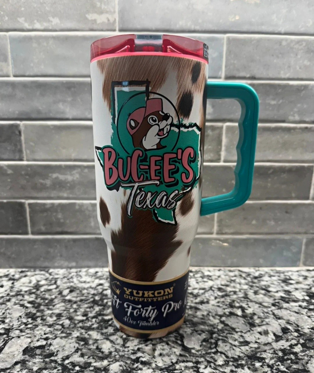 Buc-ee's 40 oz Texas Tumbler w/ Handle Slide-Lock Lid Yukon Outfitters. Buc-ee's 40 oz Texas Tumbler w/ Handle Slide-Lock Lid Yukon Outfitters.