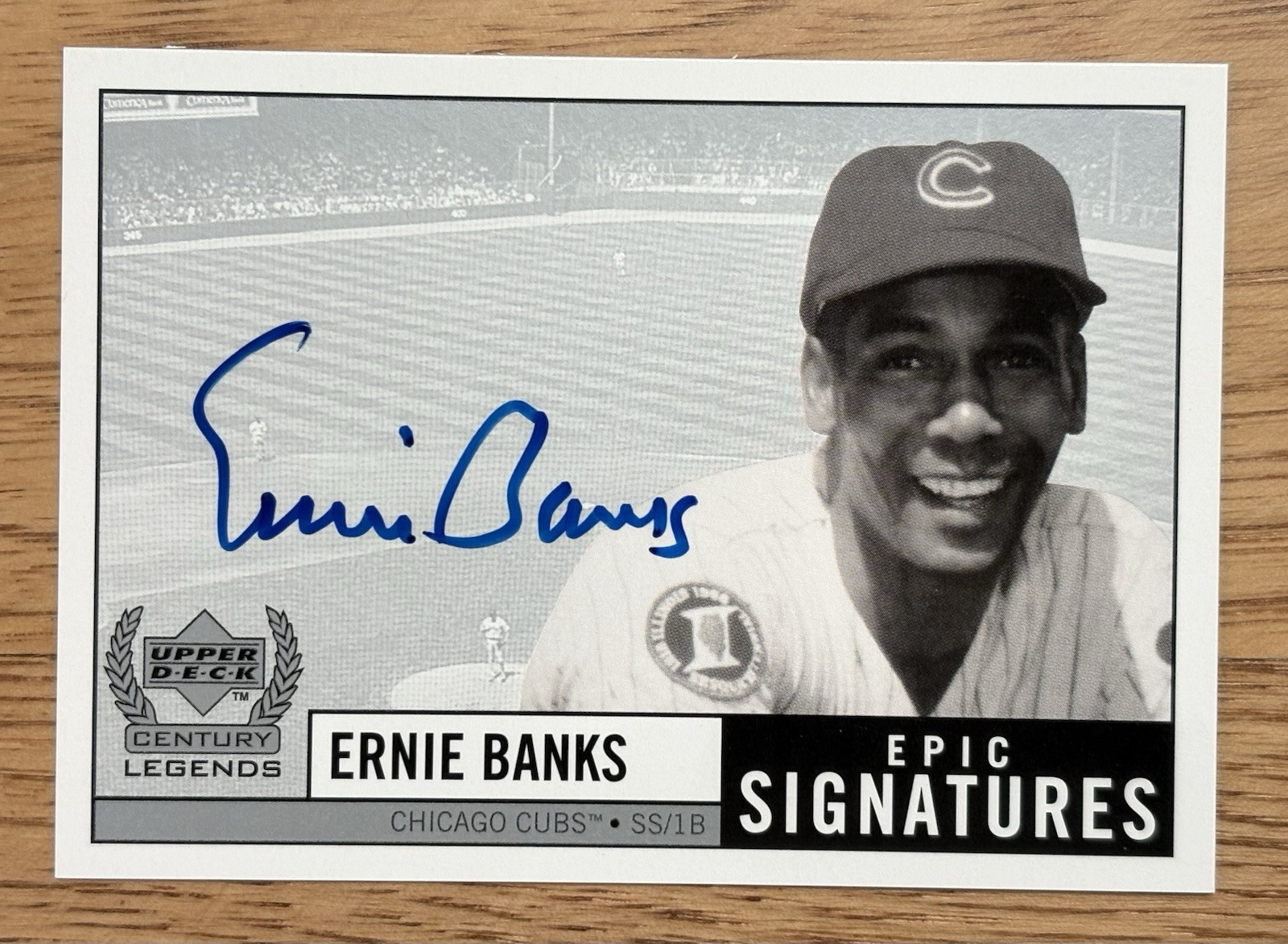 ERNIE BANKS 1999 UPPER DECK EPIC  AUTOGRAPH CARD CHICAGO CUBS