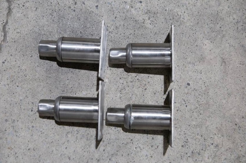 Delfield 4 in stainless steel adjustable legs, for commercial equipment. 4x Delfield 4 in stainless steel adjustable legs, for commercial equipment. 4x